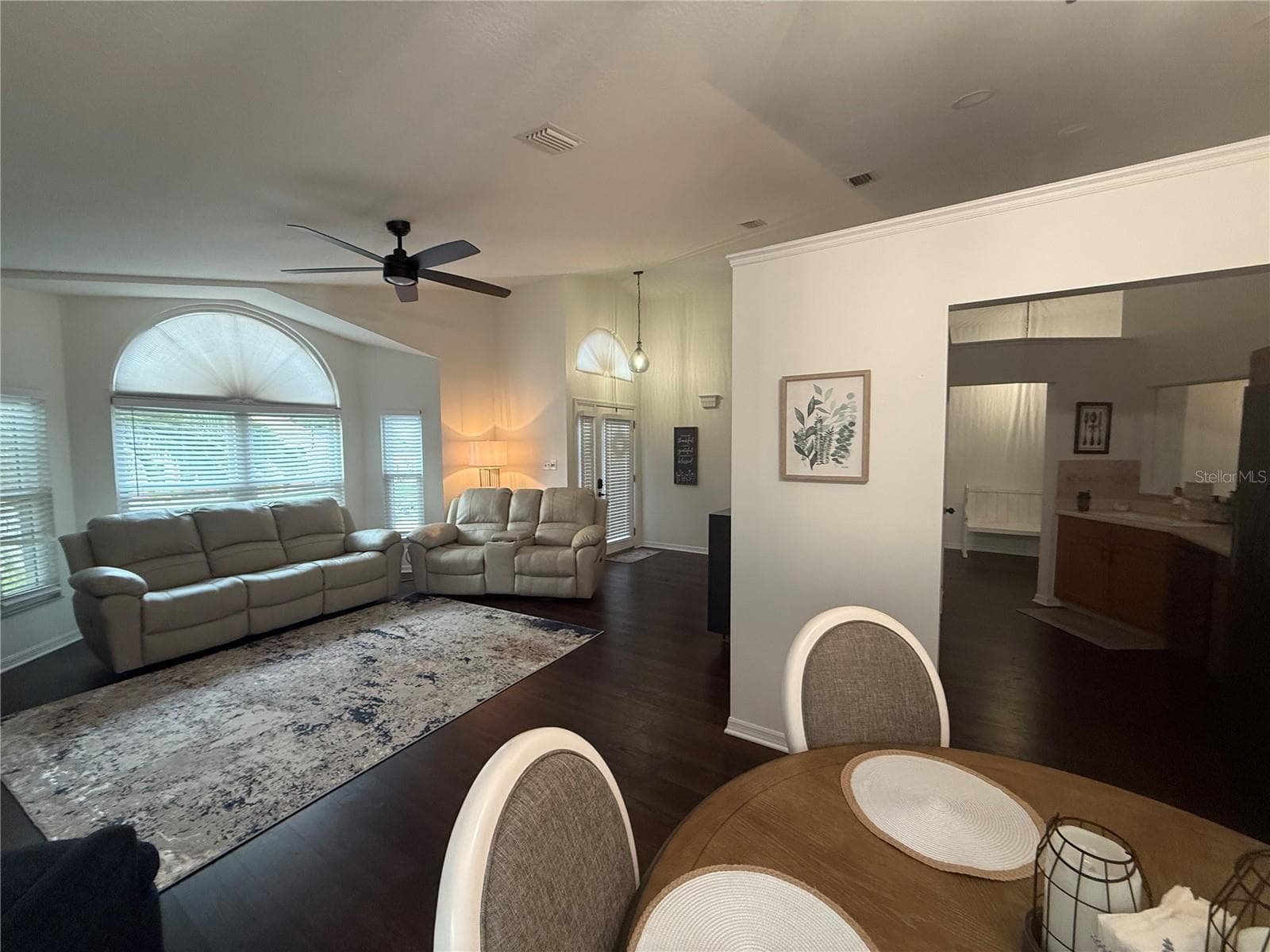 6060 Condor Dr photo 3