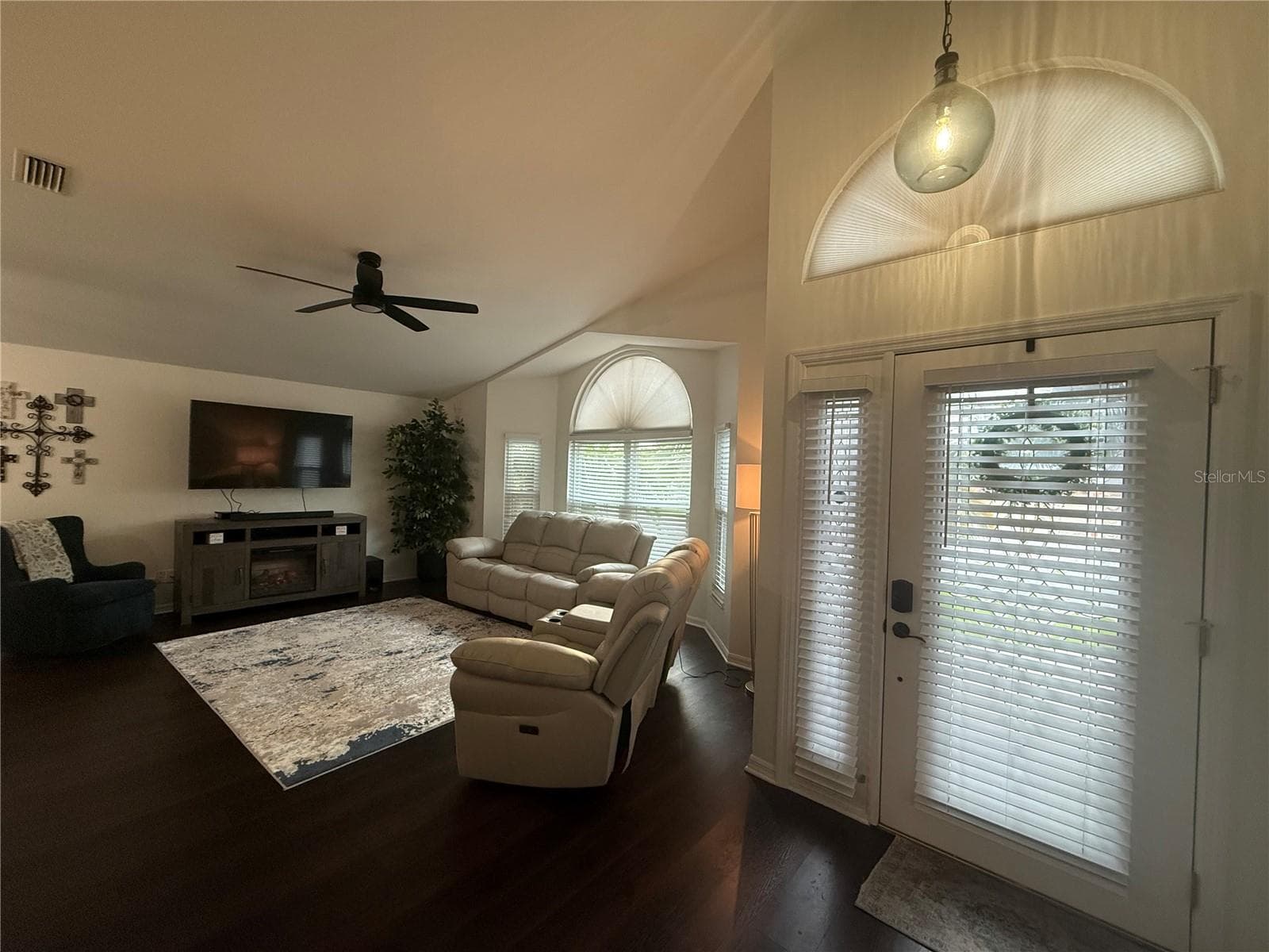 6060 Condor Dr photo 5