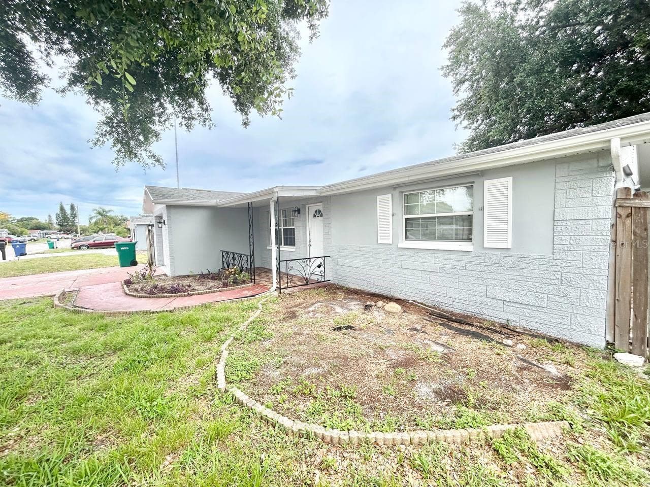 3323 Fairmount Dr photo 4