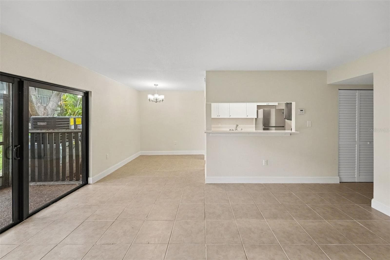11502 7th Ln N #1401 photo 5