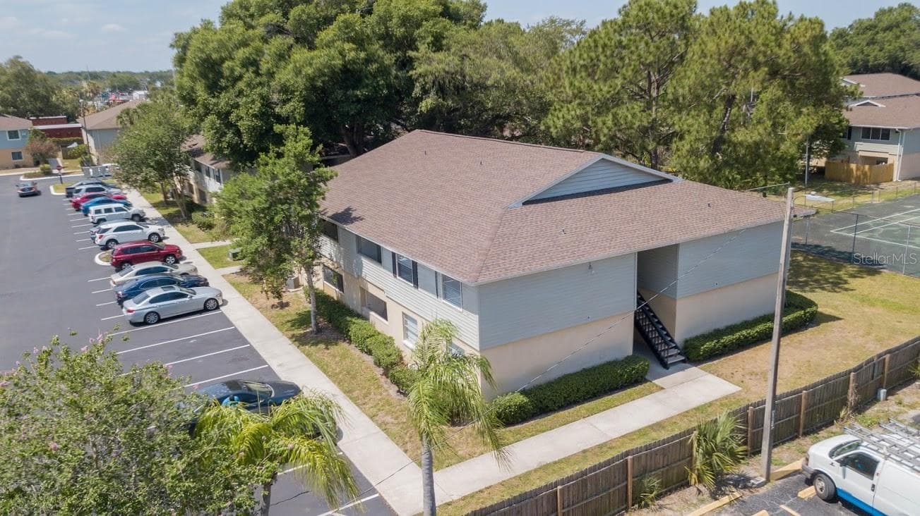 233 Thorn Tree Pl photo 4