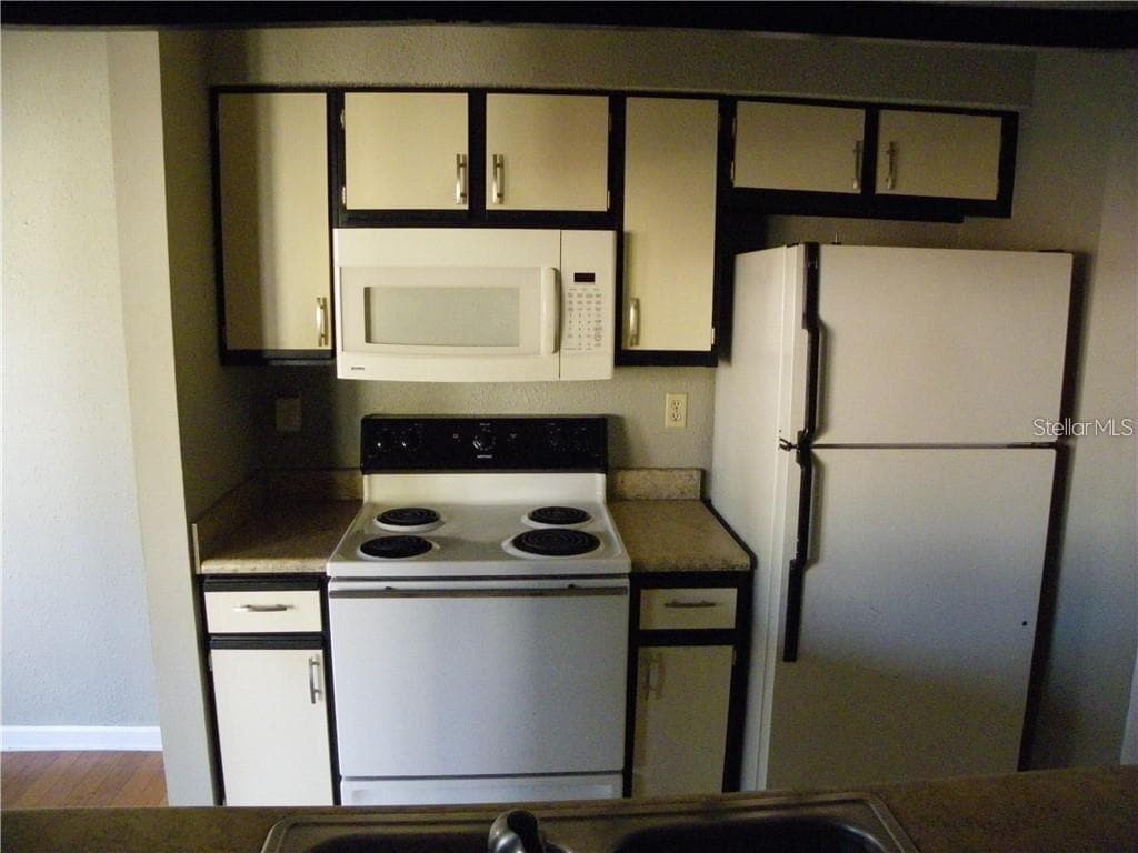8722 Mallard Reserve Dr #204 photo 4