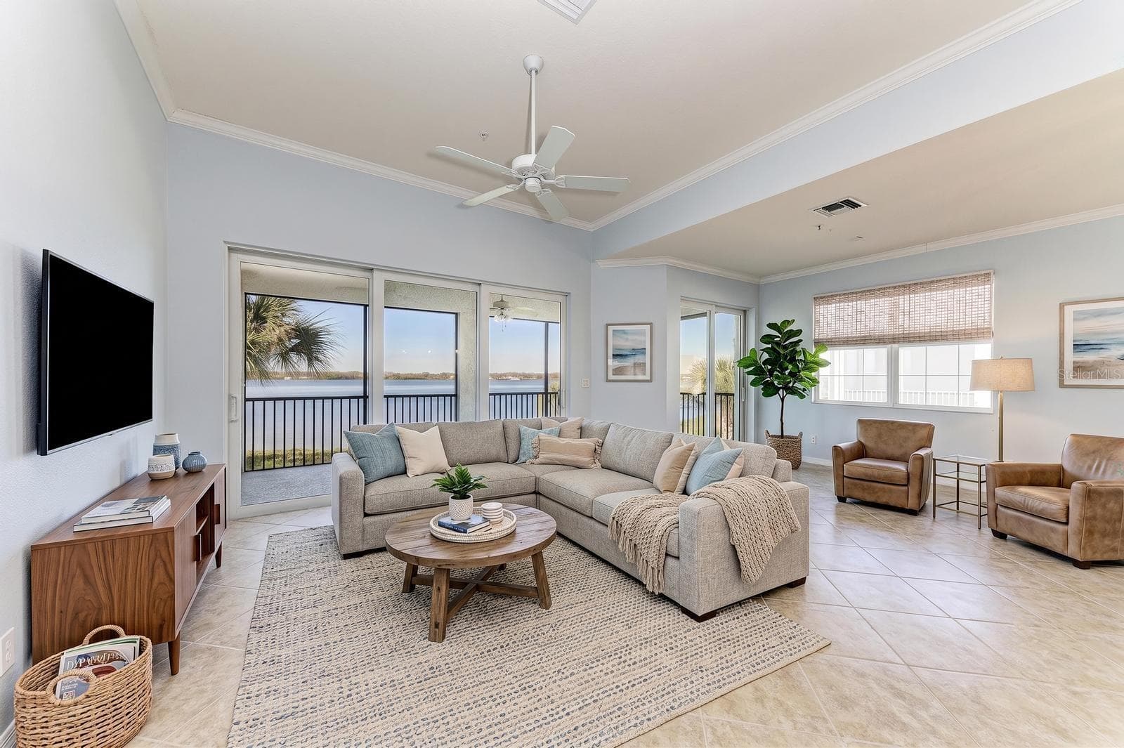 1246 Riverscape St photo 4