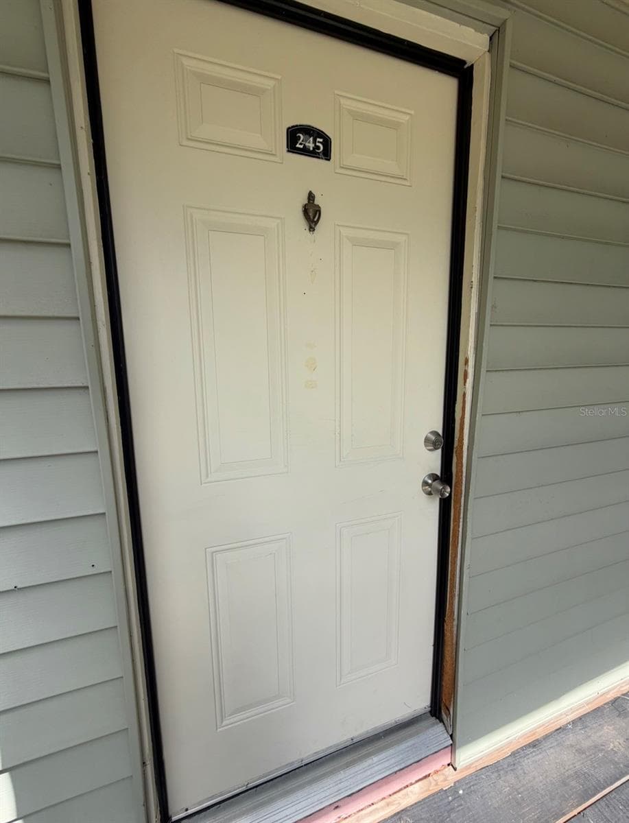 245 Red Maple Pl photo 3