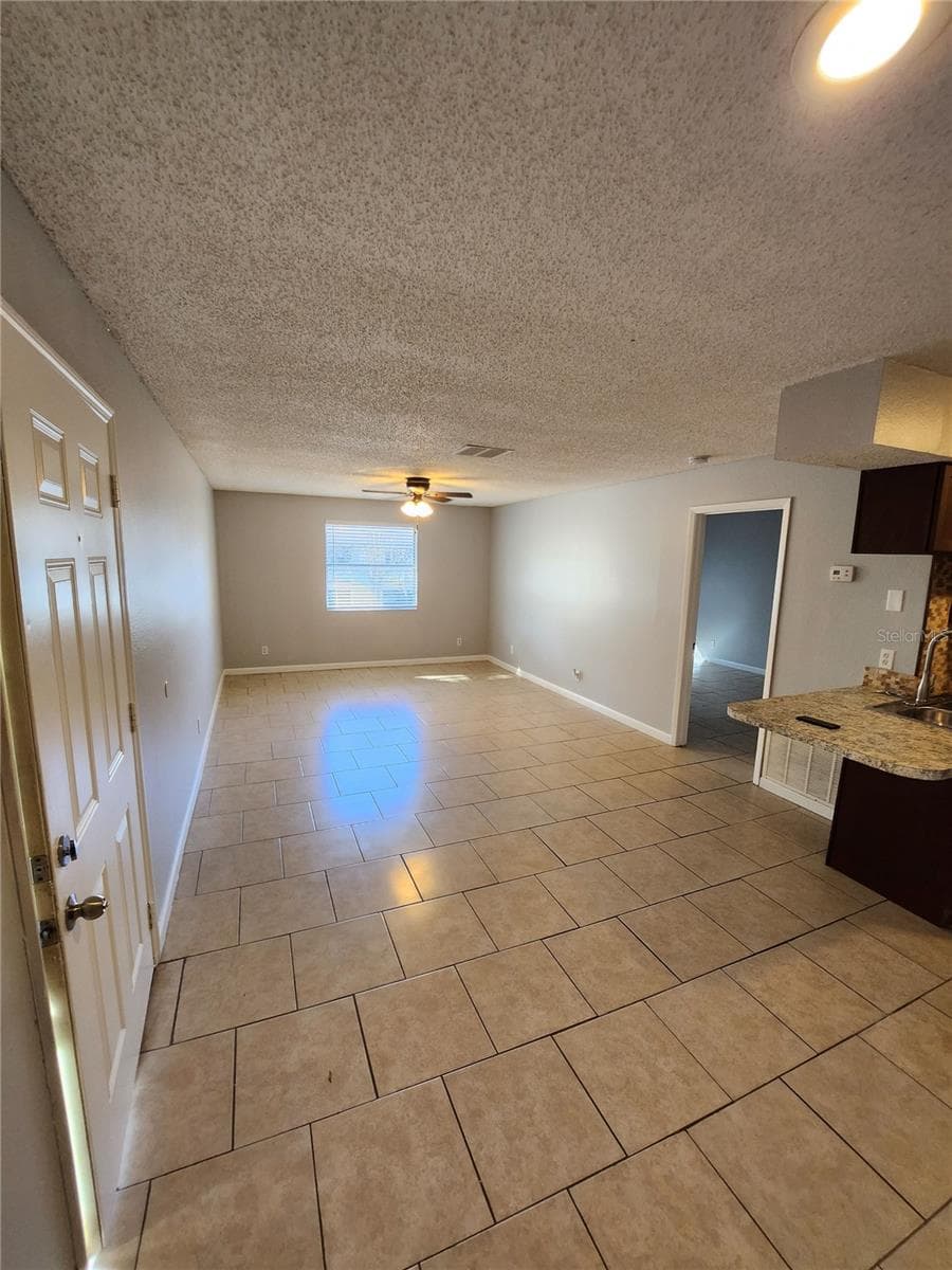 245 Red Maple Pl photo 4