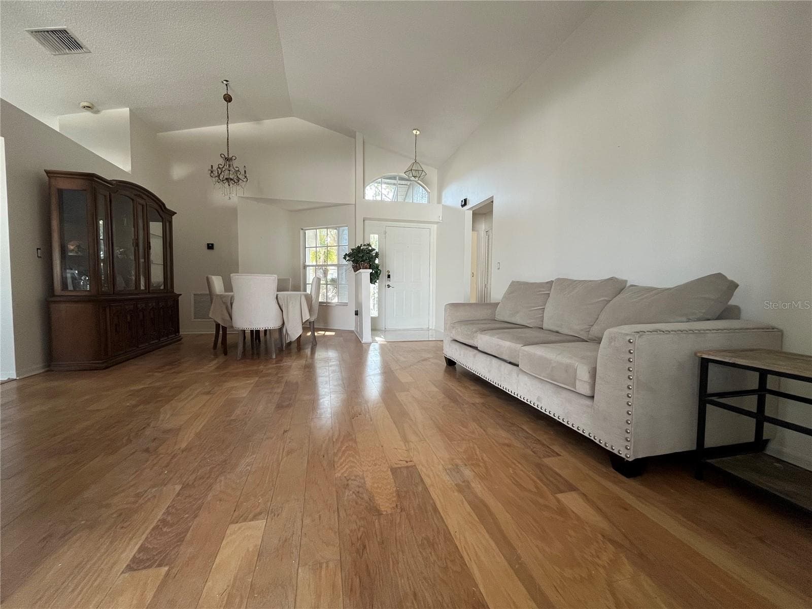 2930 Shannon Cir photo 4