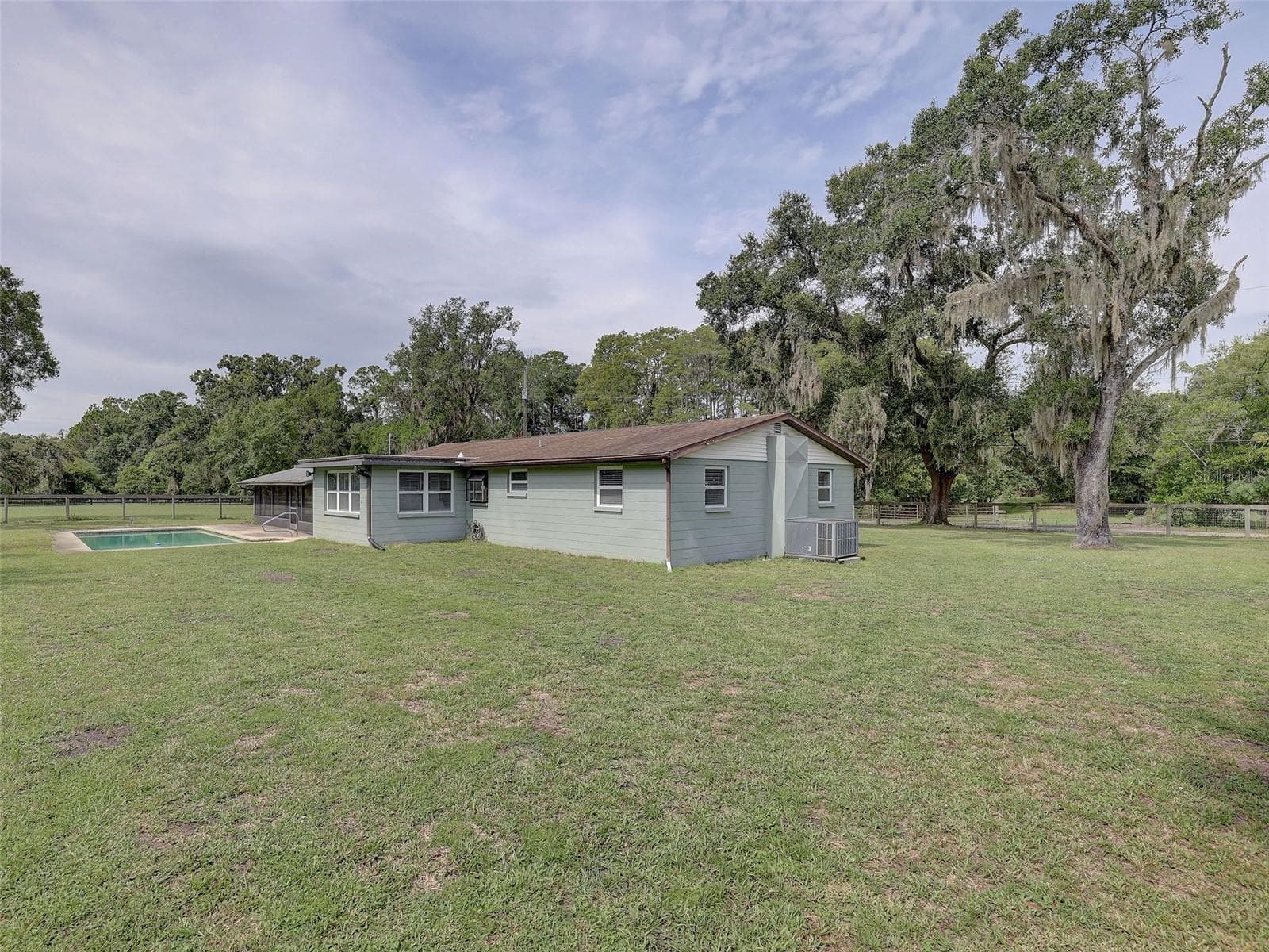 13102 Gibson Ln photo 5