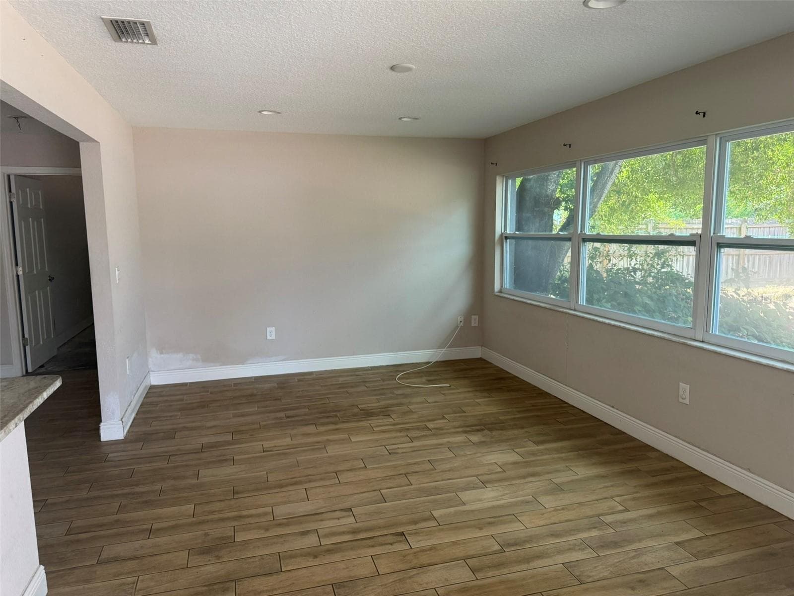 4207 21 St Ave W photo 5