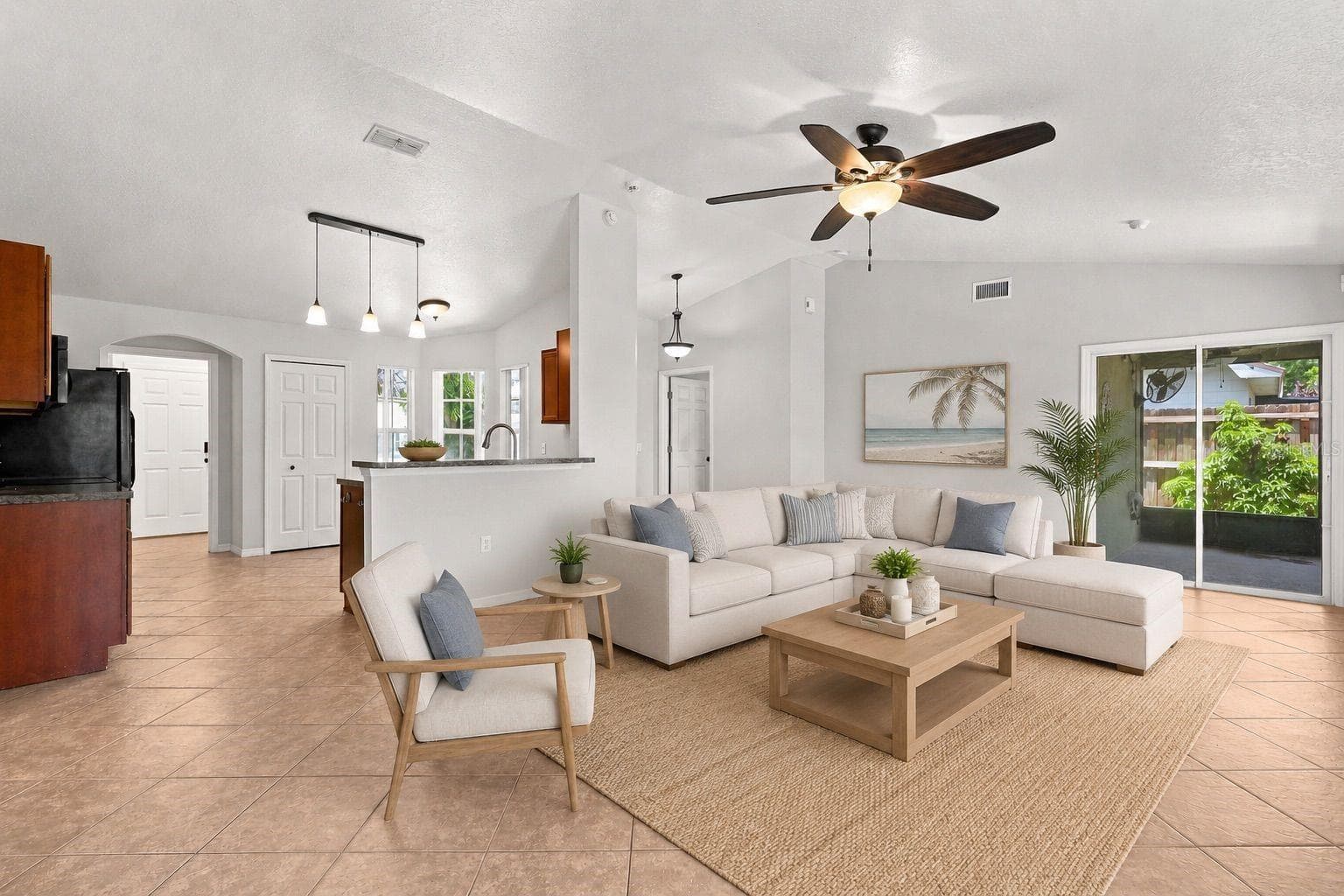 1079 Sunshine Way SW photo 4