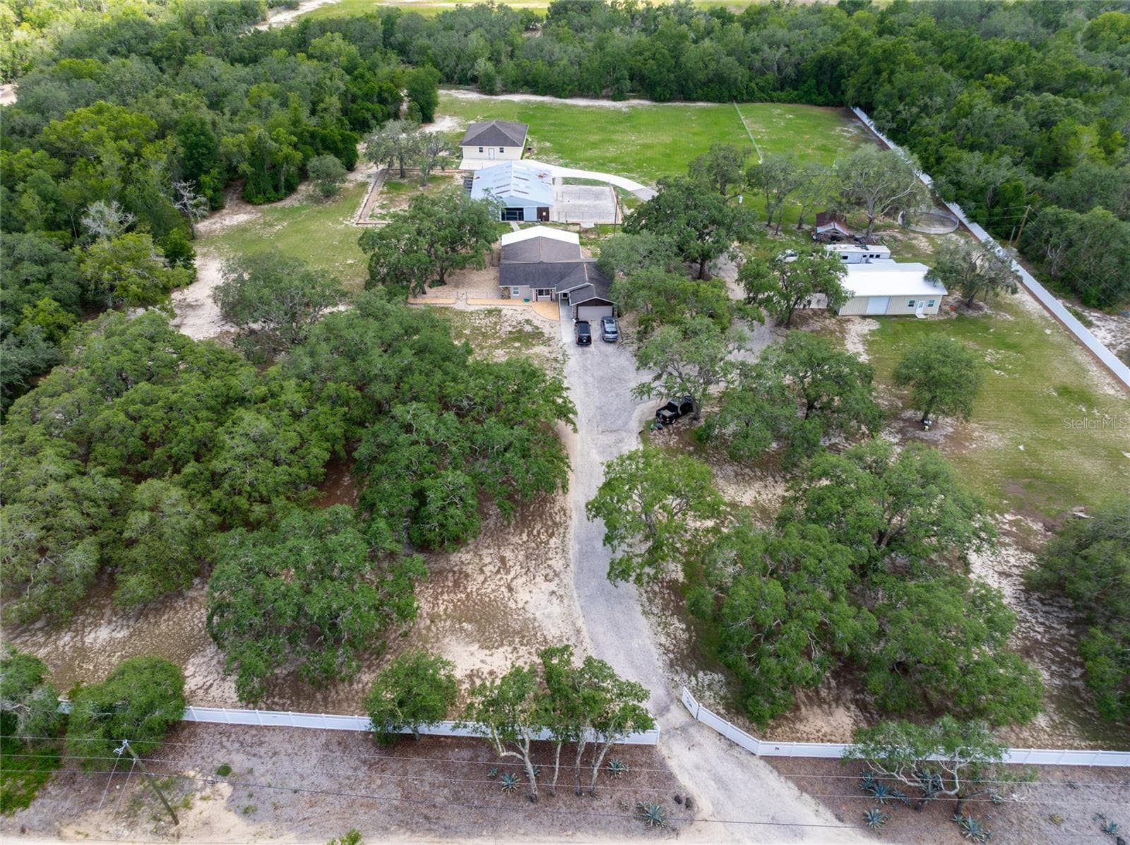 16142 Breakwater Ln