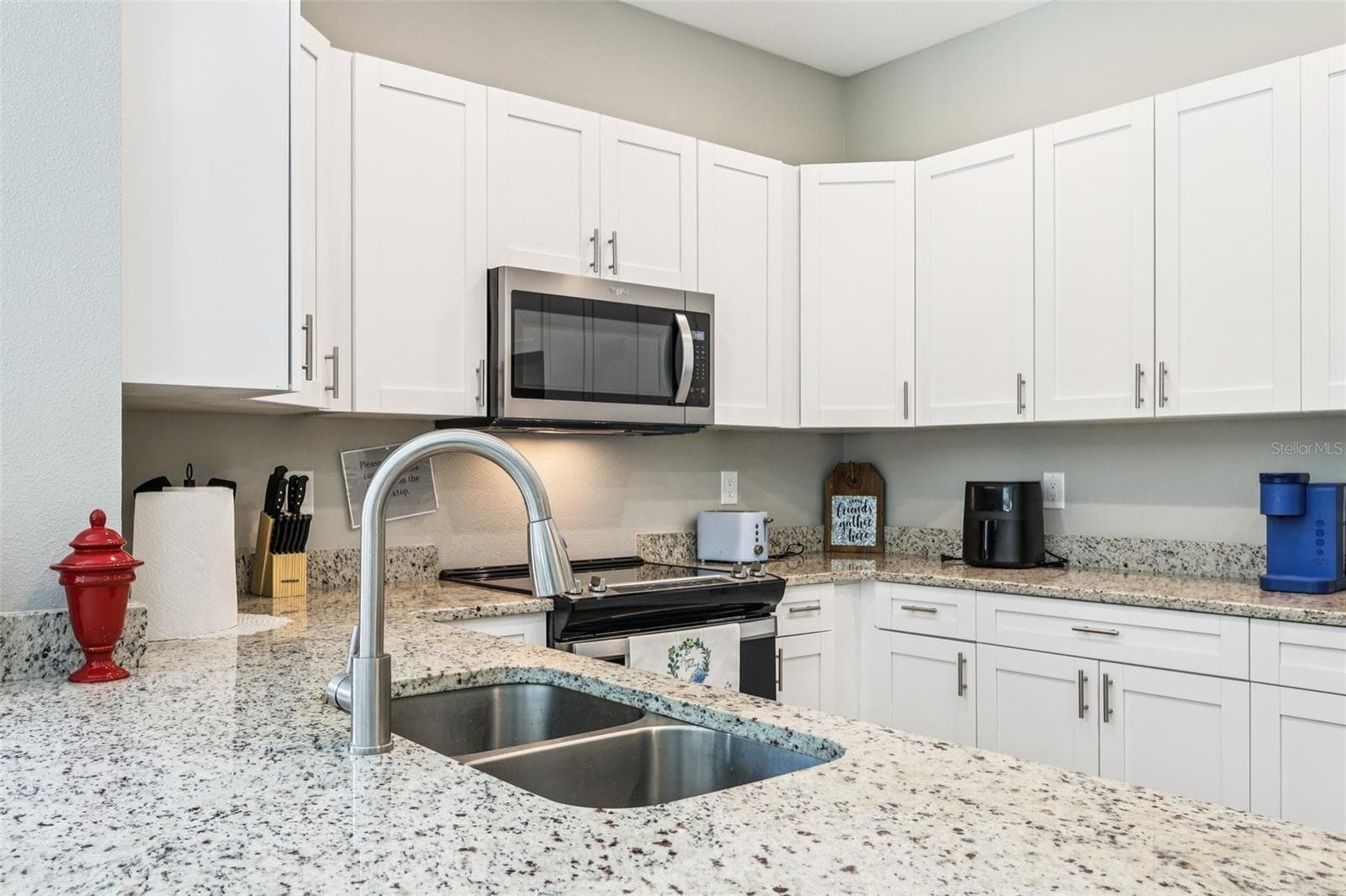 1108 Fox Lake Dr photo 4
