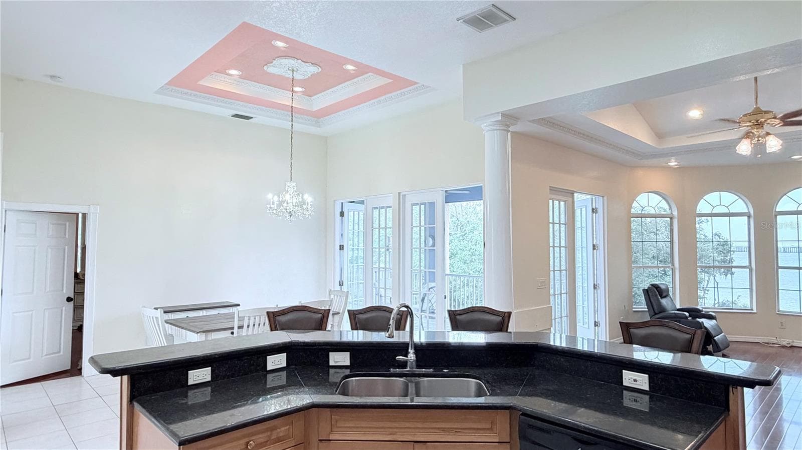 3187 Shoreline Dr photo 5