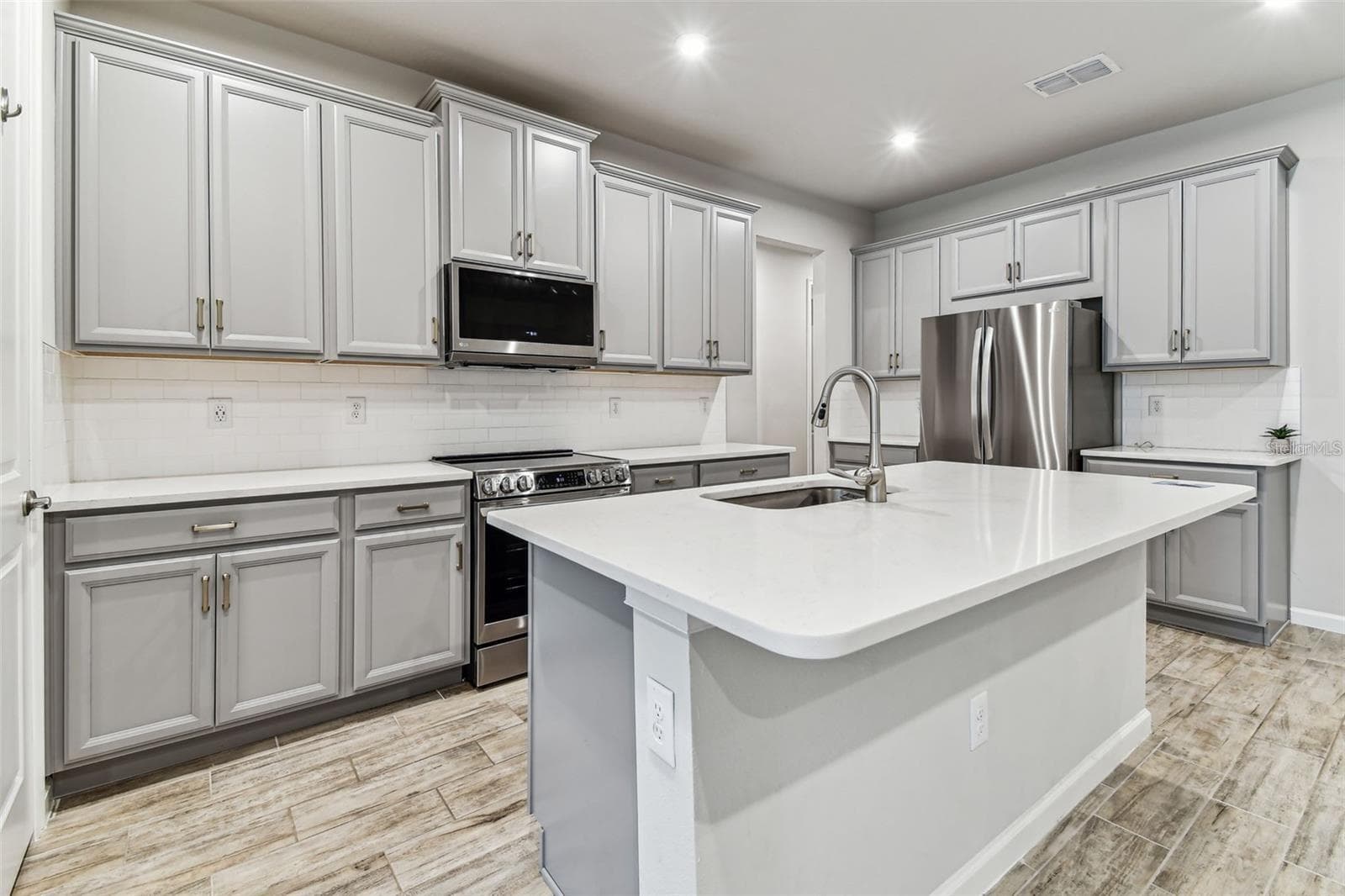3719 Laughing Dove Ave photo 3