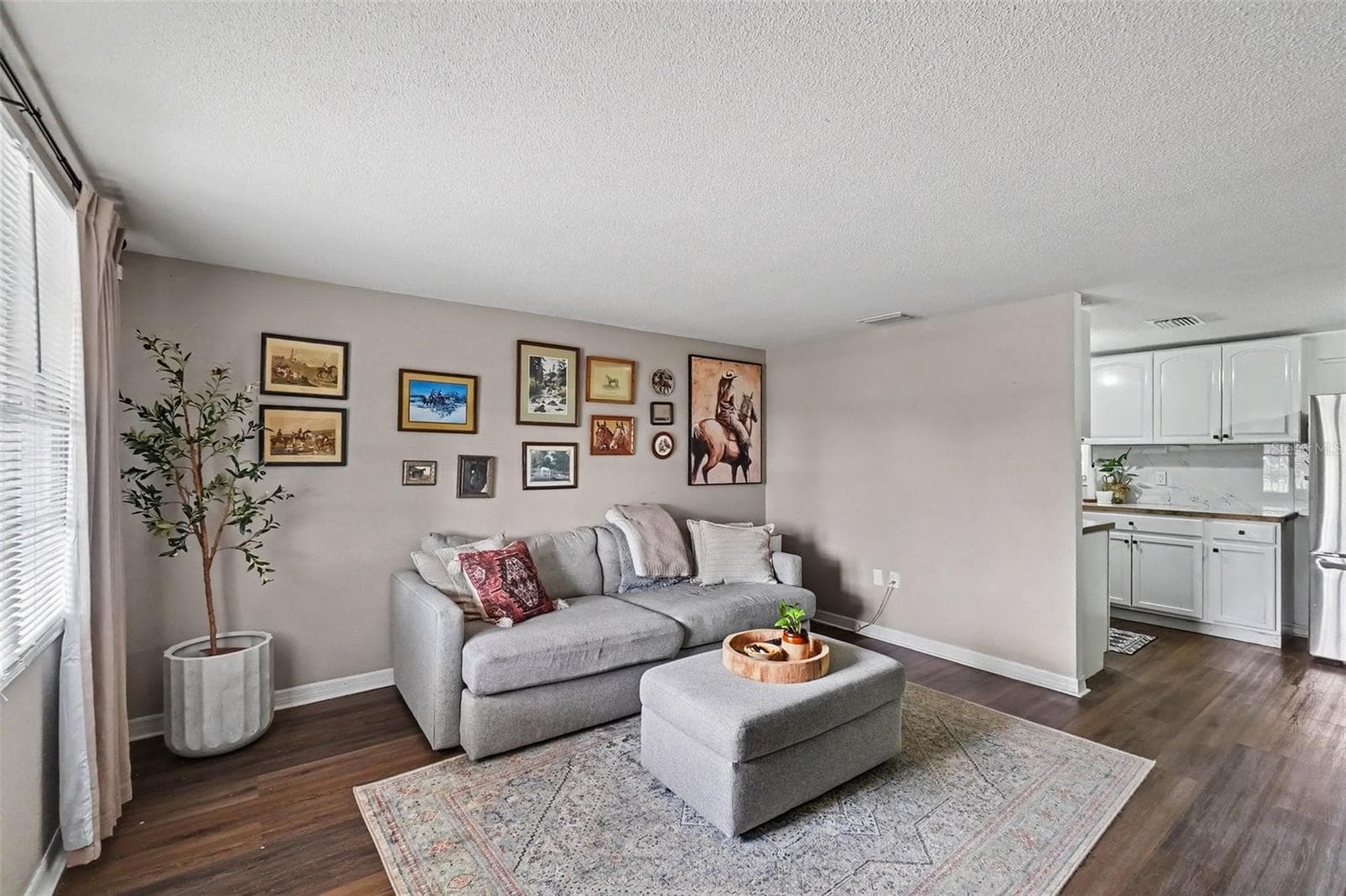 1611 Smithfield Cir W photo 3