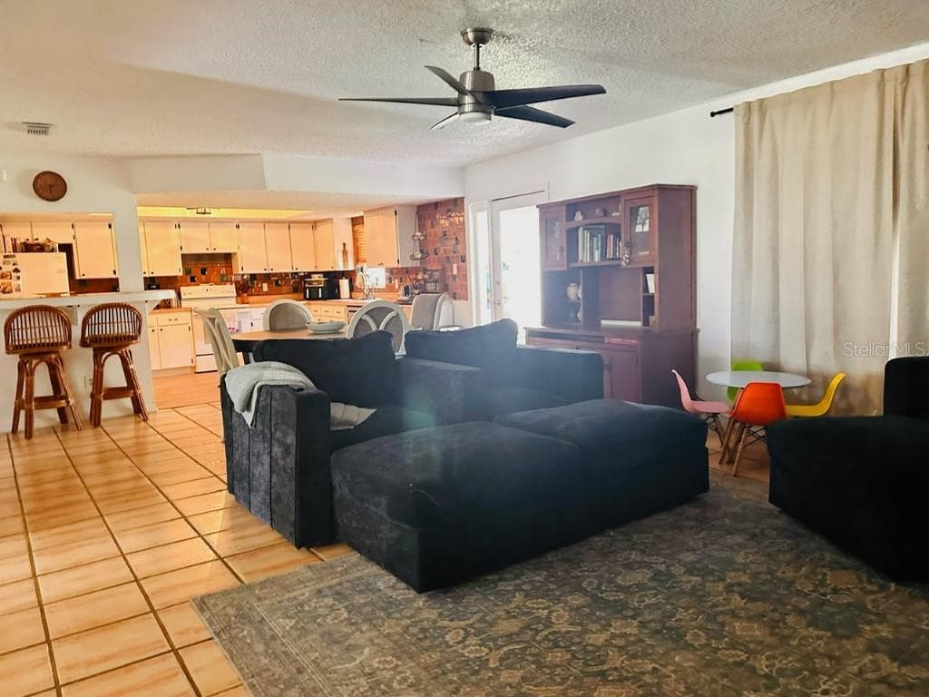 1831 Kim Acres Ln photo 3