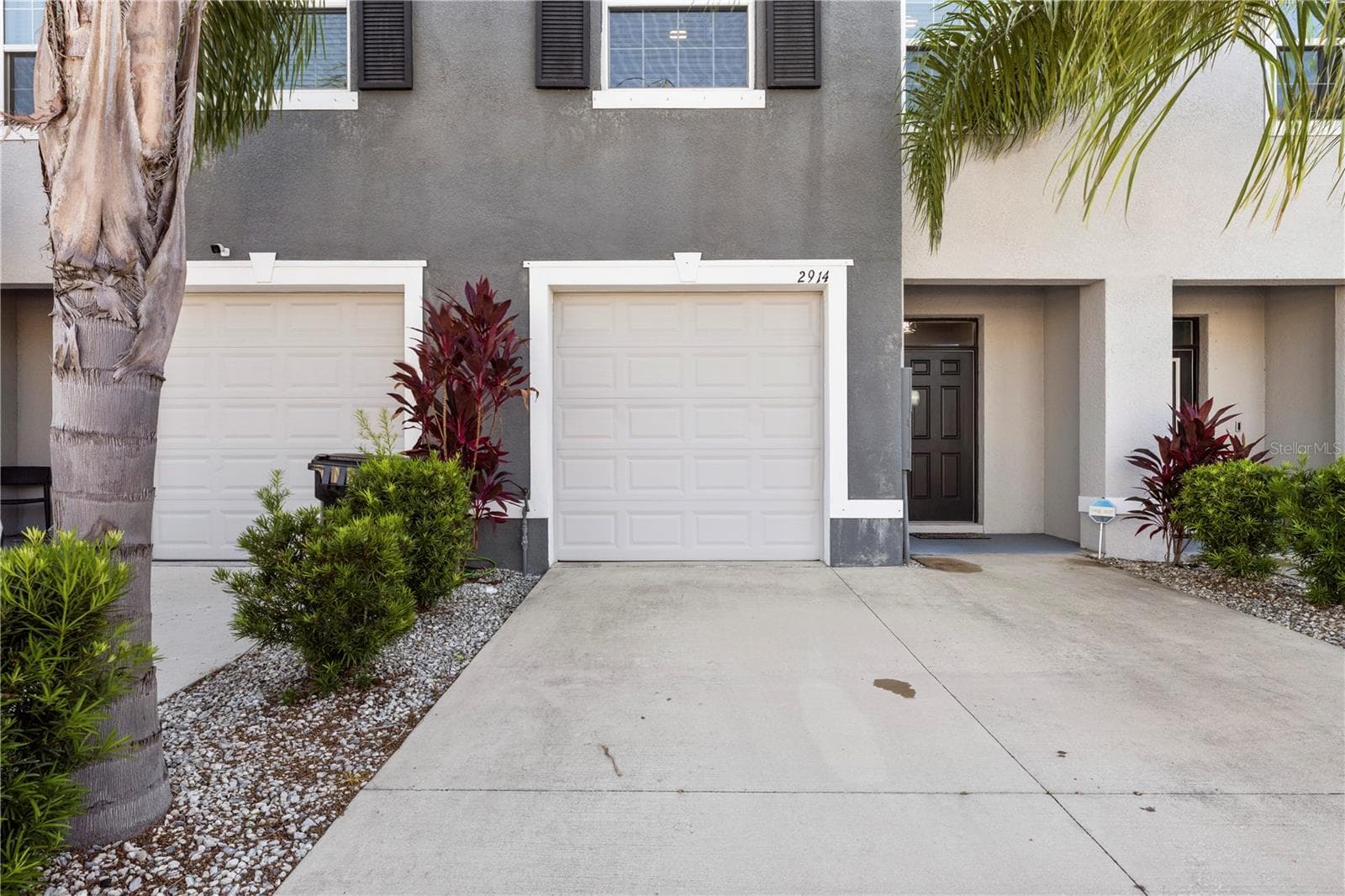 2914 Suncoast Blend Dr photo 4
