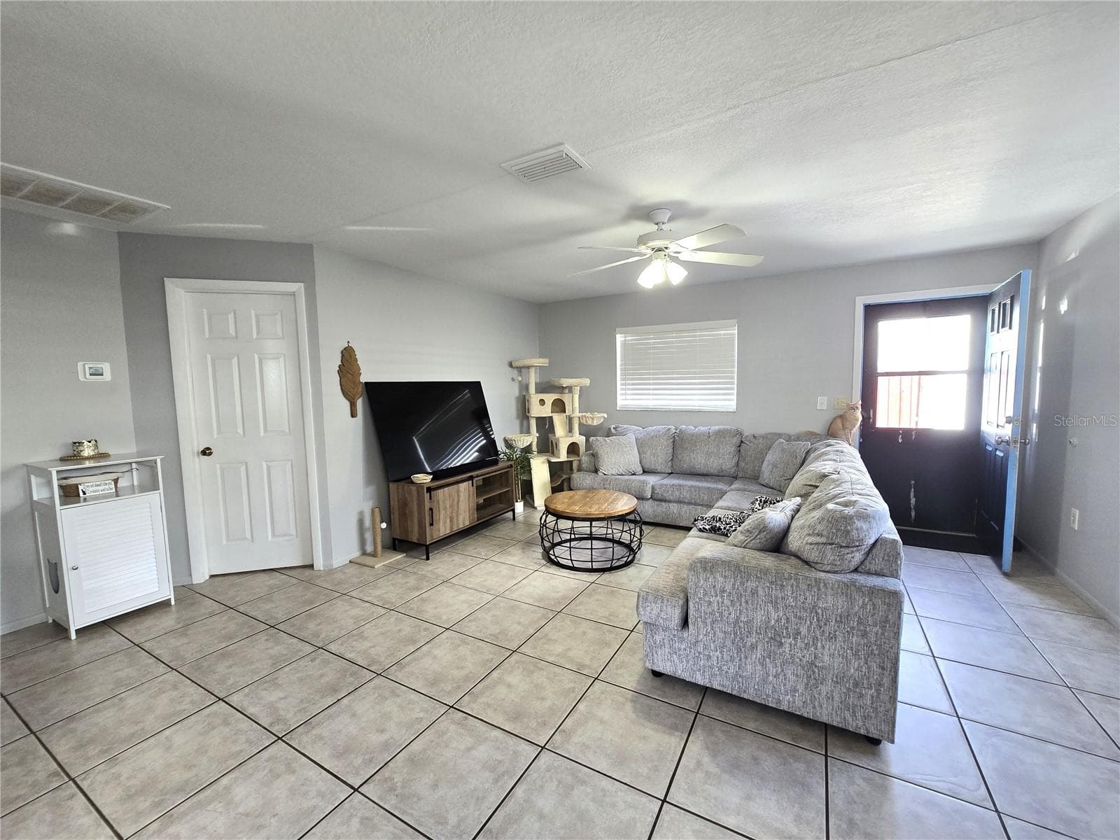 5422 Amy Ln
