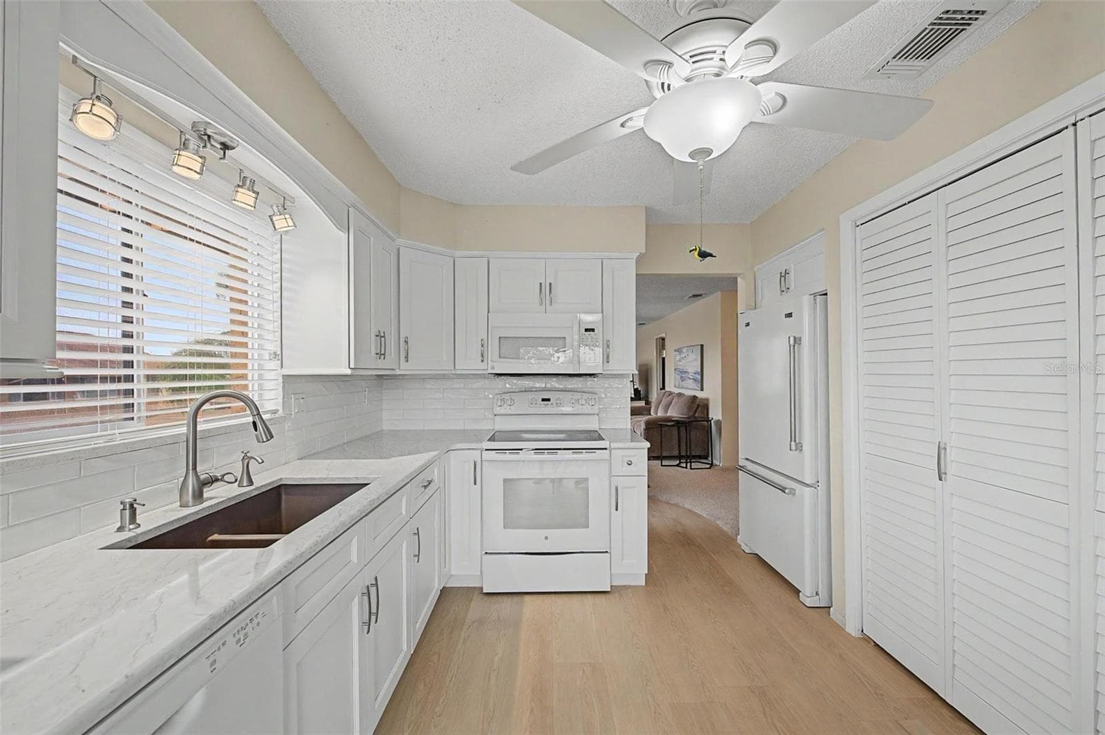 4009 Lighthouse Way photo 3