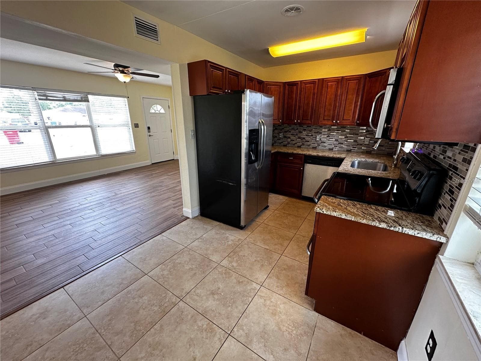 8933 Narcissus Ave photo 5