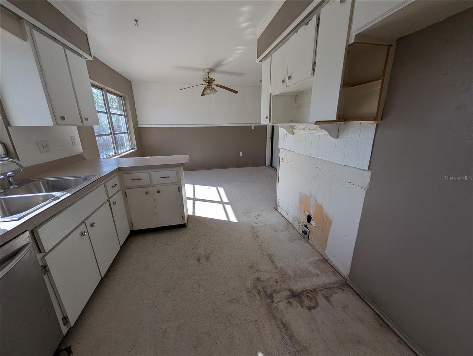 3646 Lakewood Dr photo 4