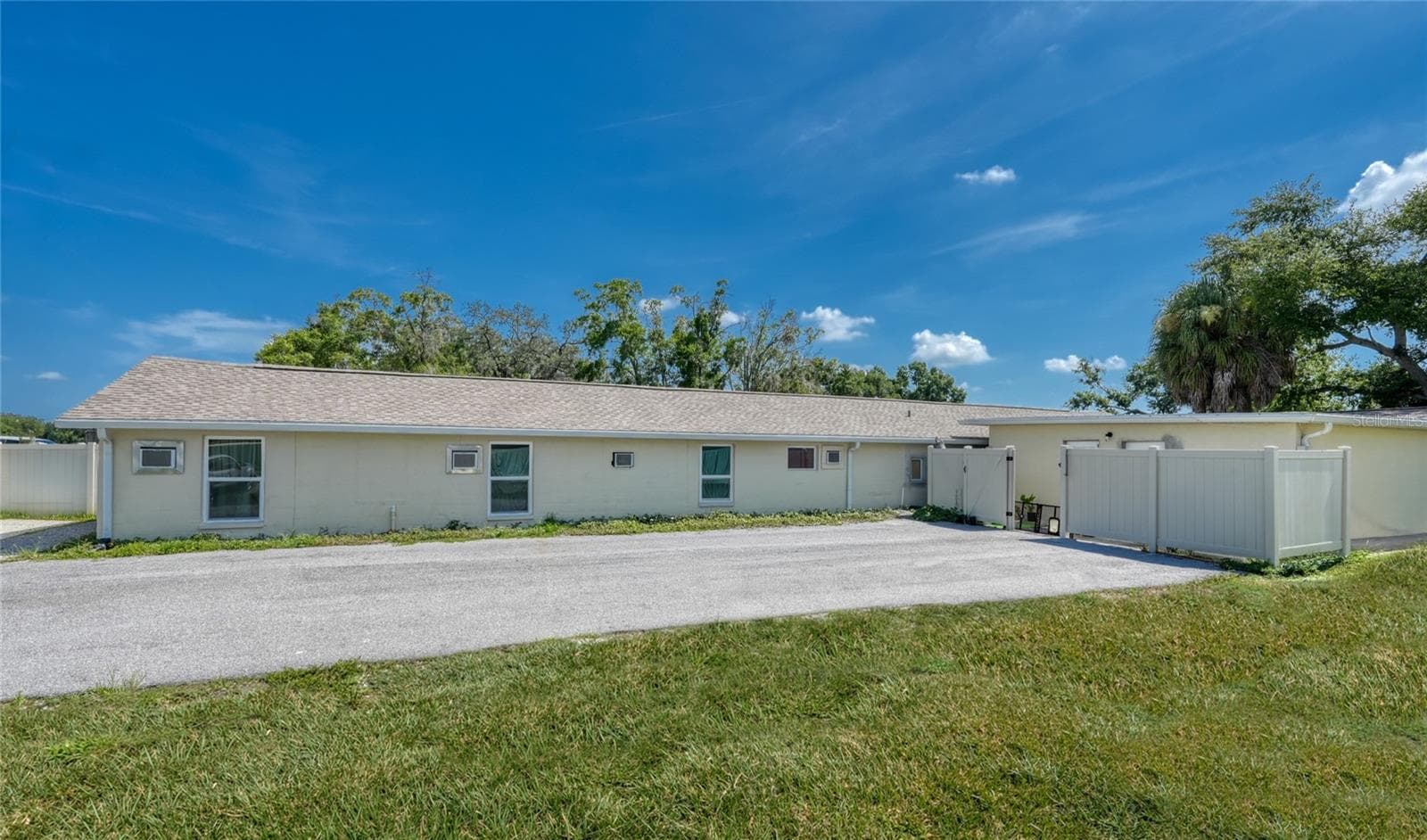 4615 N Hesperides St photo 4