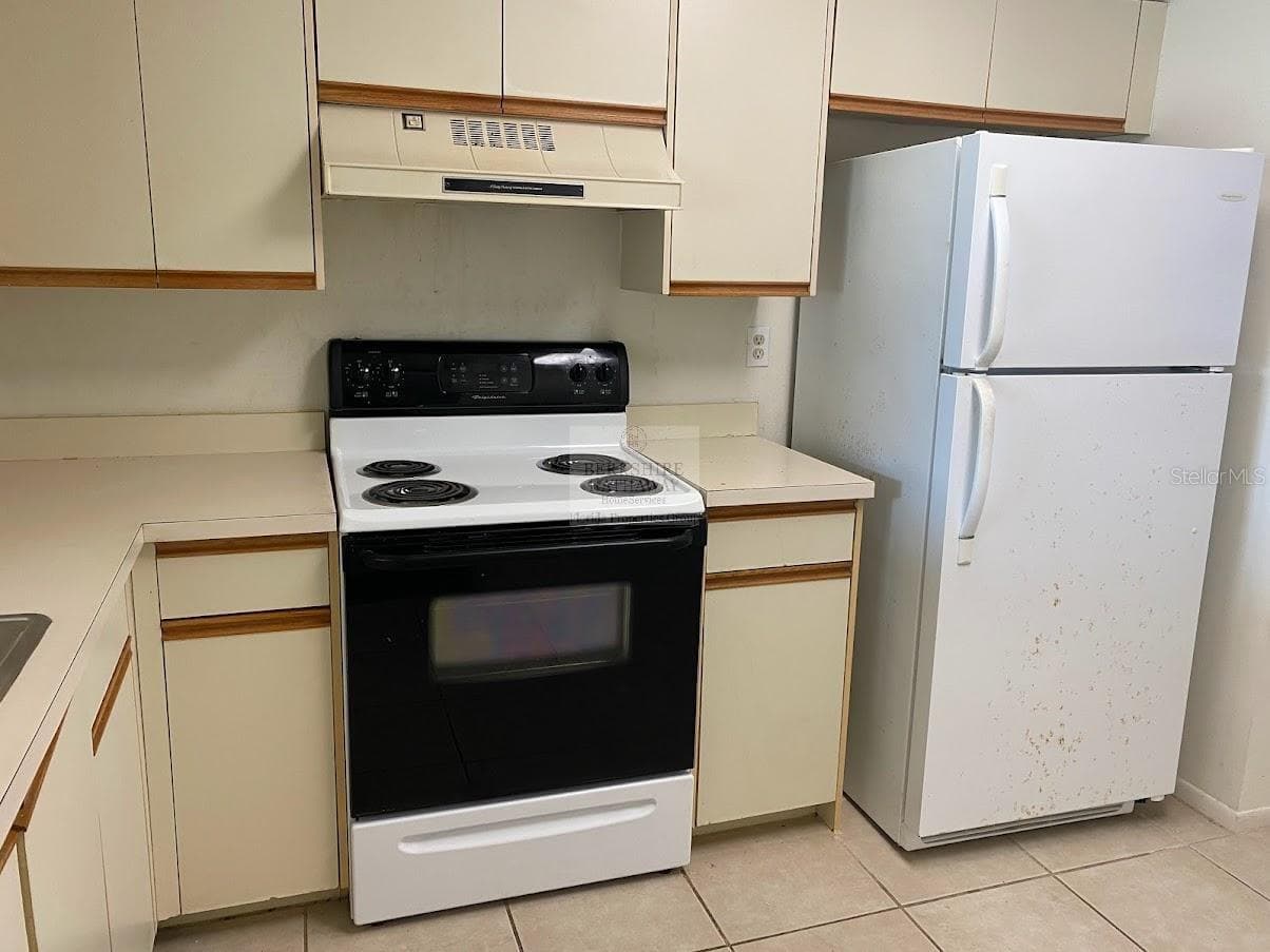 800 Cove Cay Dr #5D photo 3