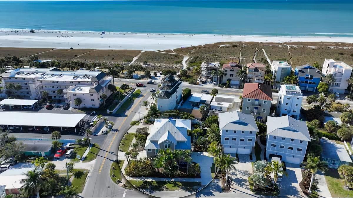 5610 Avenida Del Mare
