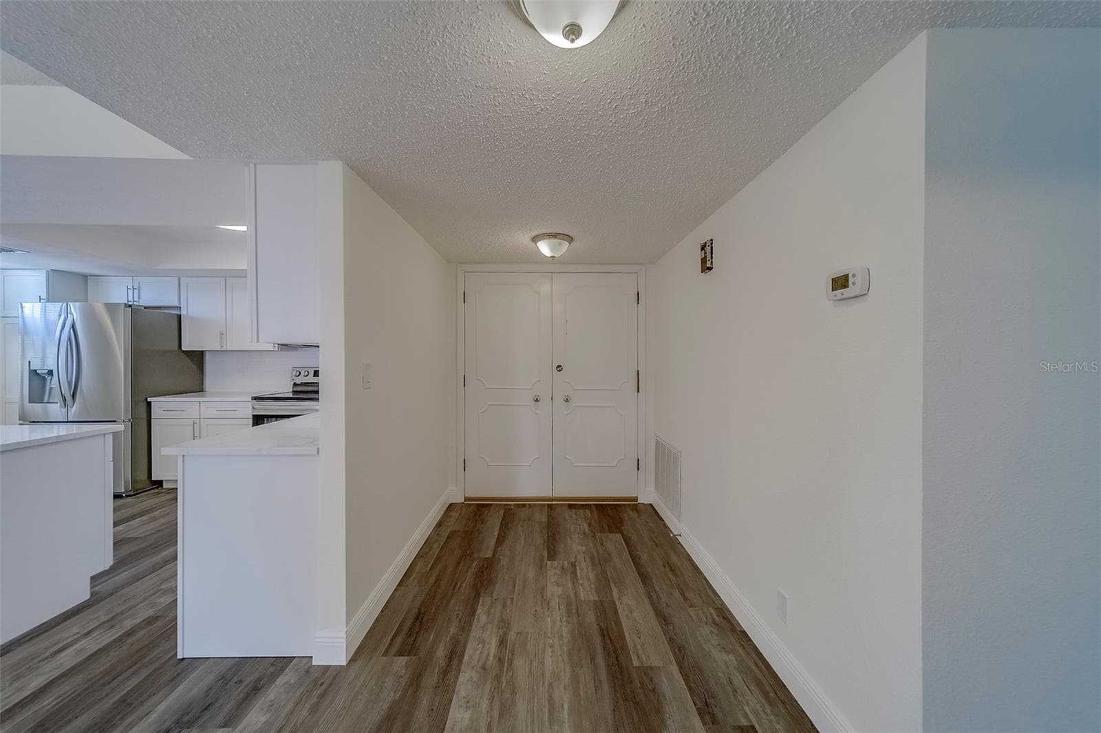 100 Oakmont Ln #504 photo 3