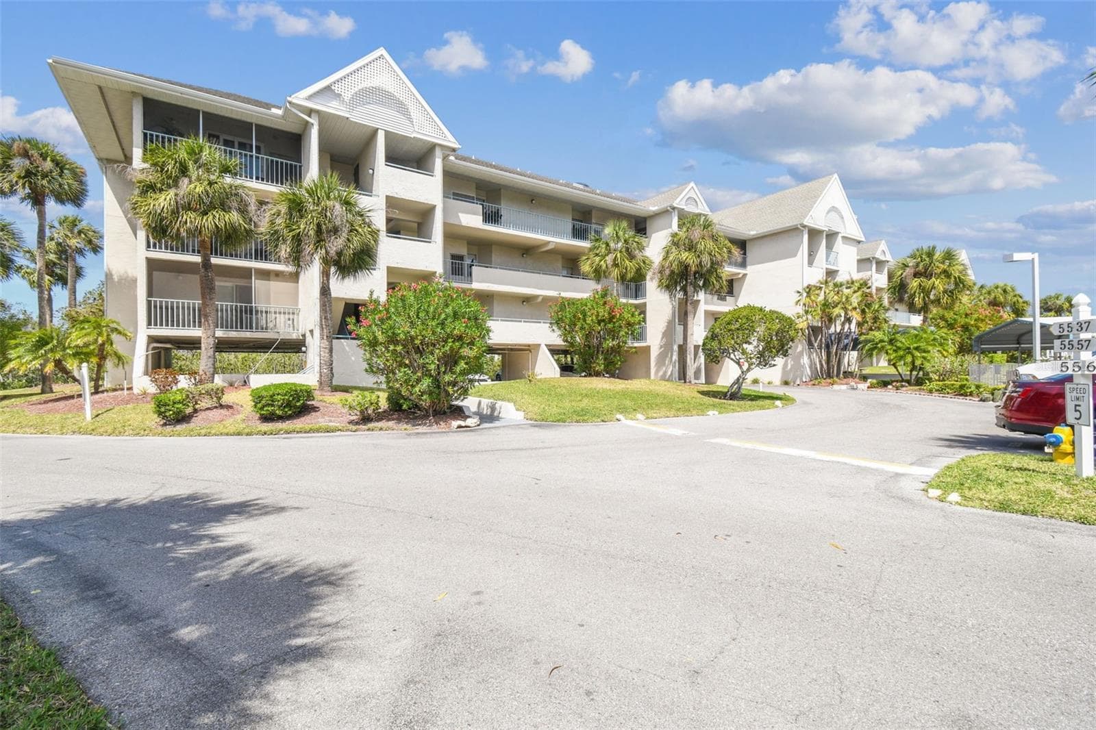 5537 Sea Forest Dr #301 photo 4