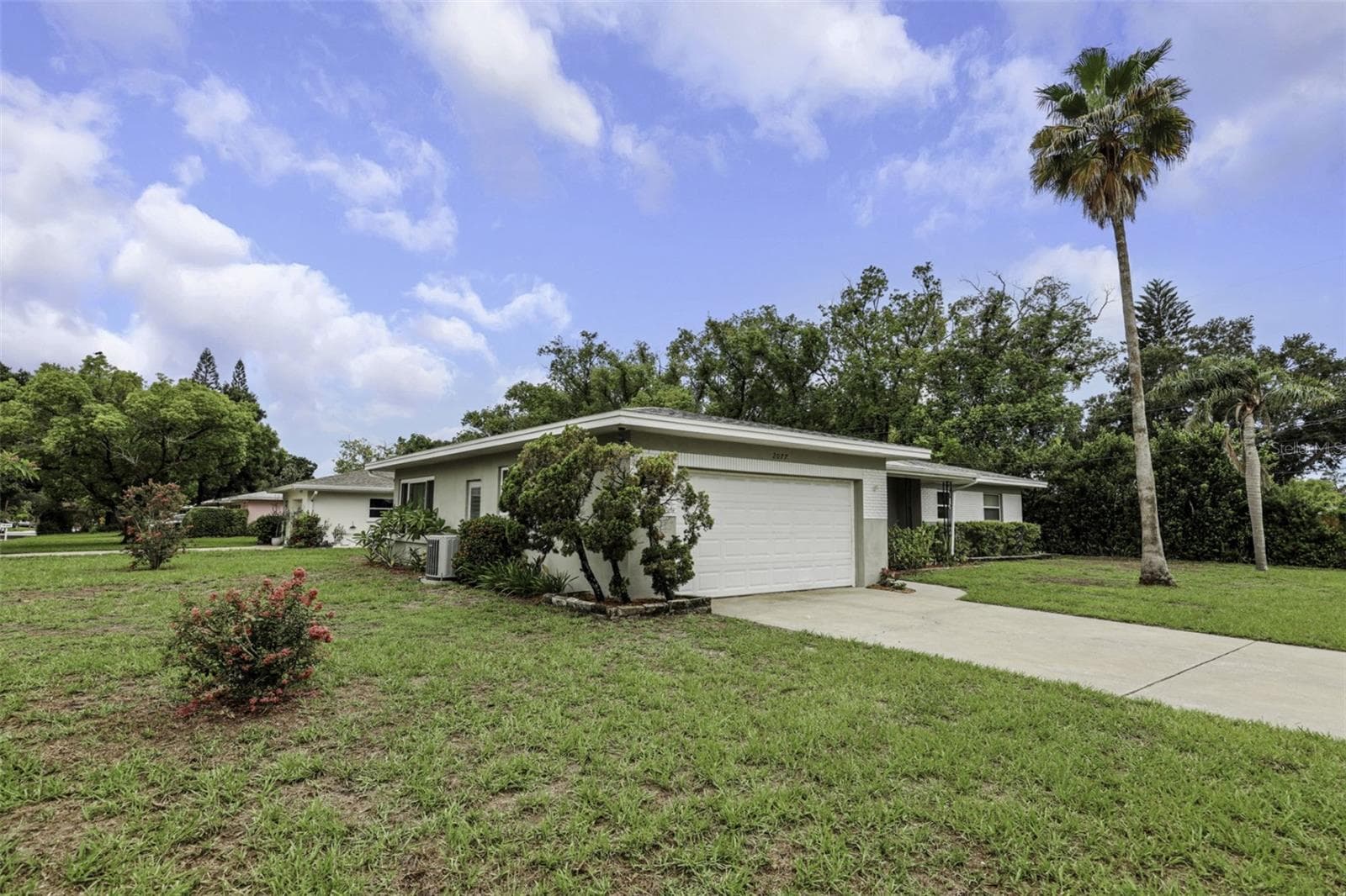 2077 Druid Rd E photo 5