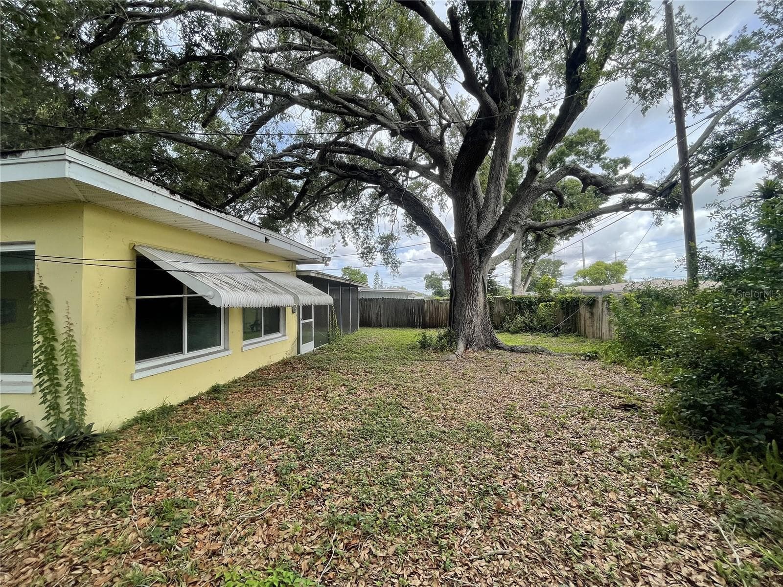 635 Deville Dr E photo 4