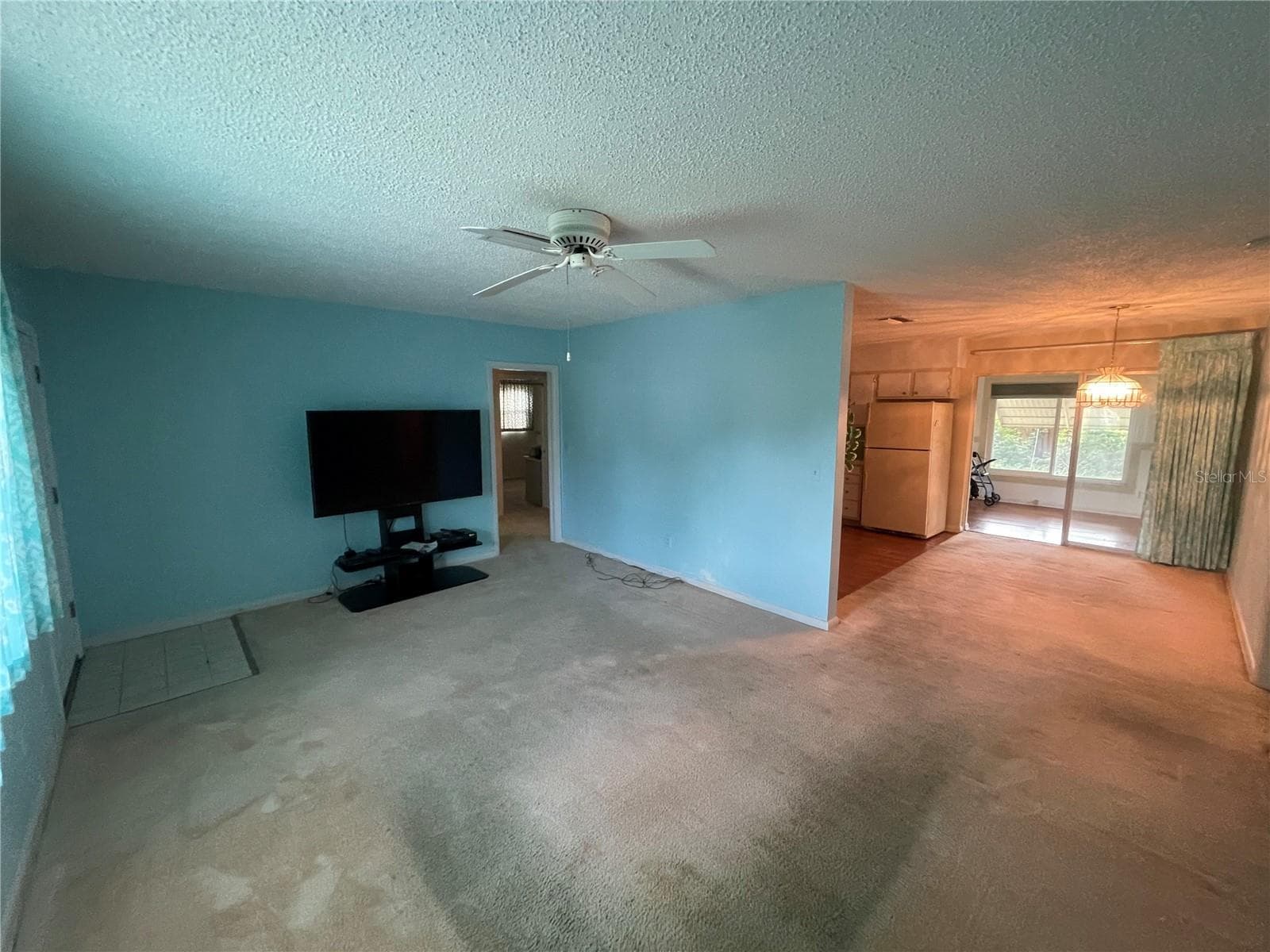 635 Deville Dr E photo 5