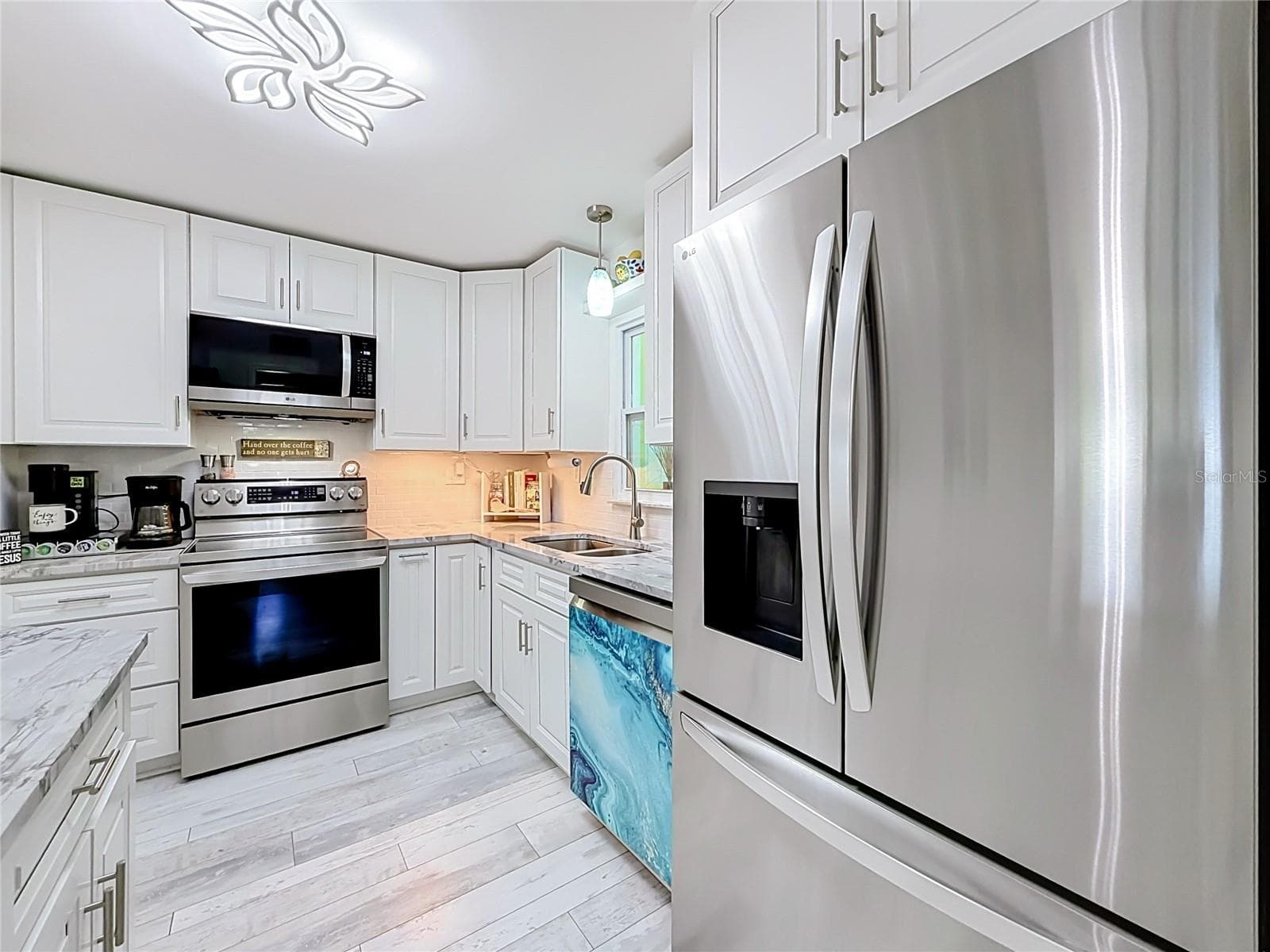 4046 Floramar Ter photo 4