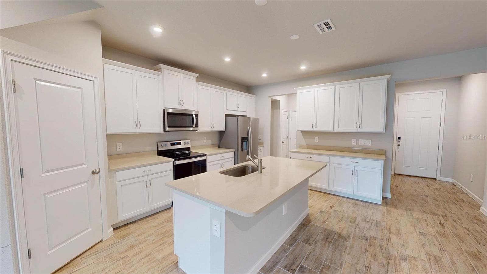26130 Fantasy Sky Ln photo 3