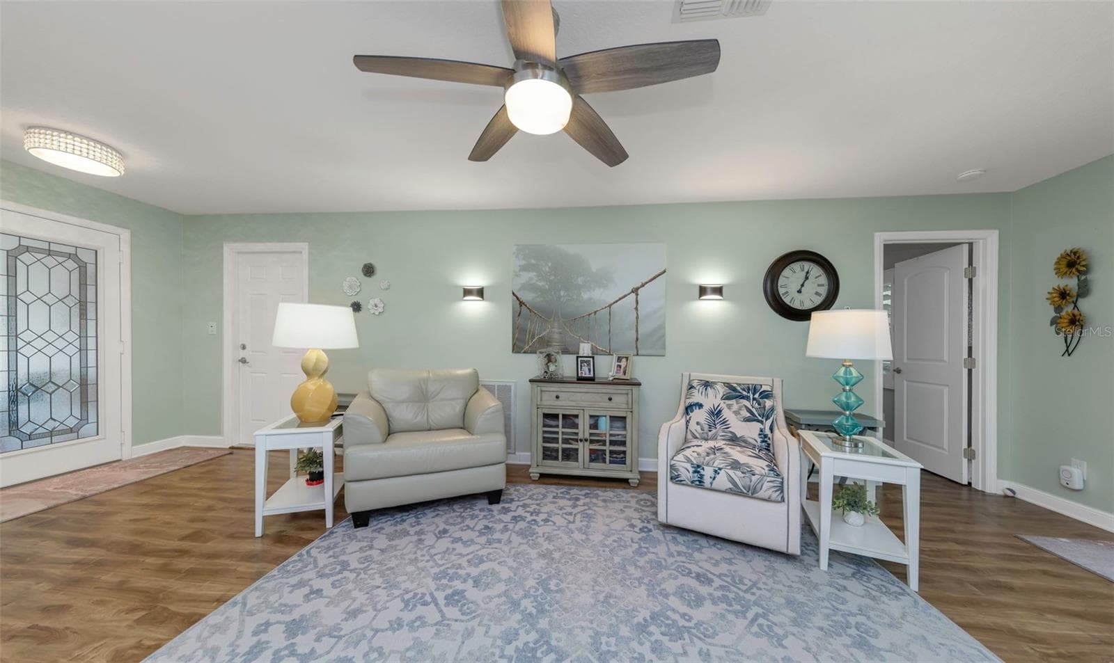 1308 Gillespie Dr photo 5