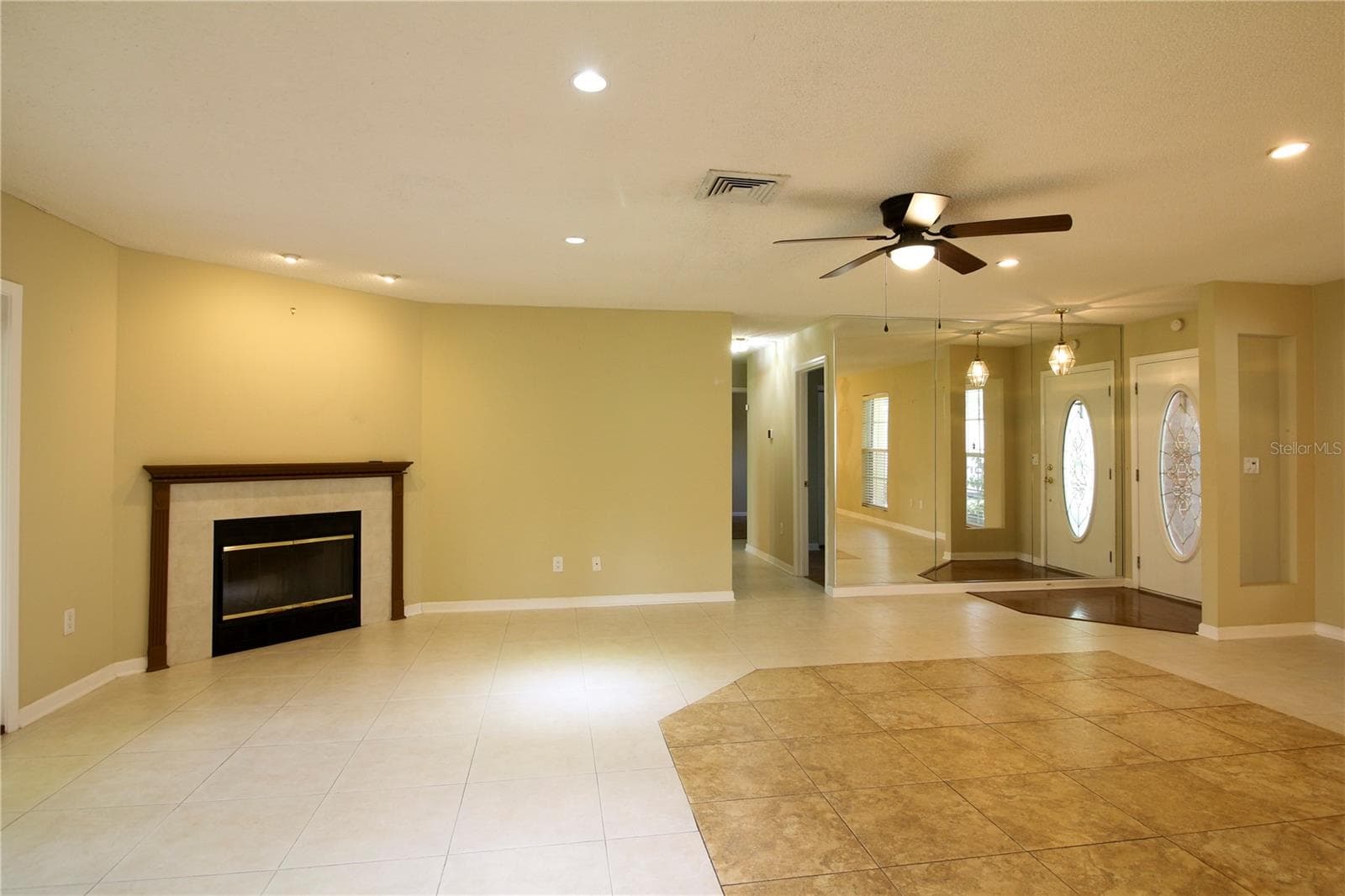 1311 Glenview Ln photo 4