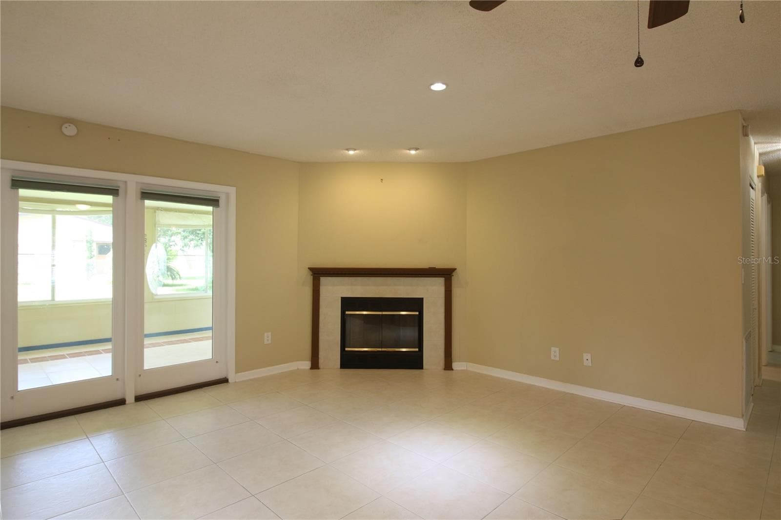 1311 Glenview Ln photo 5
