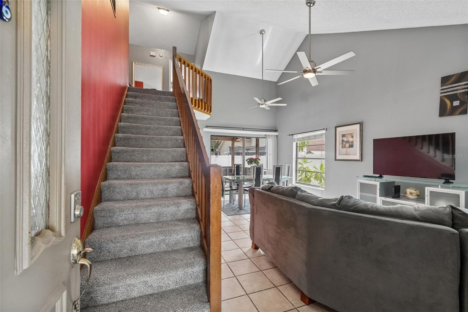 5485 Friarsway Dr photo 4