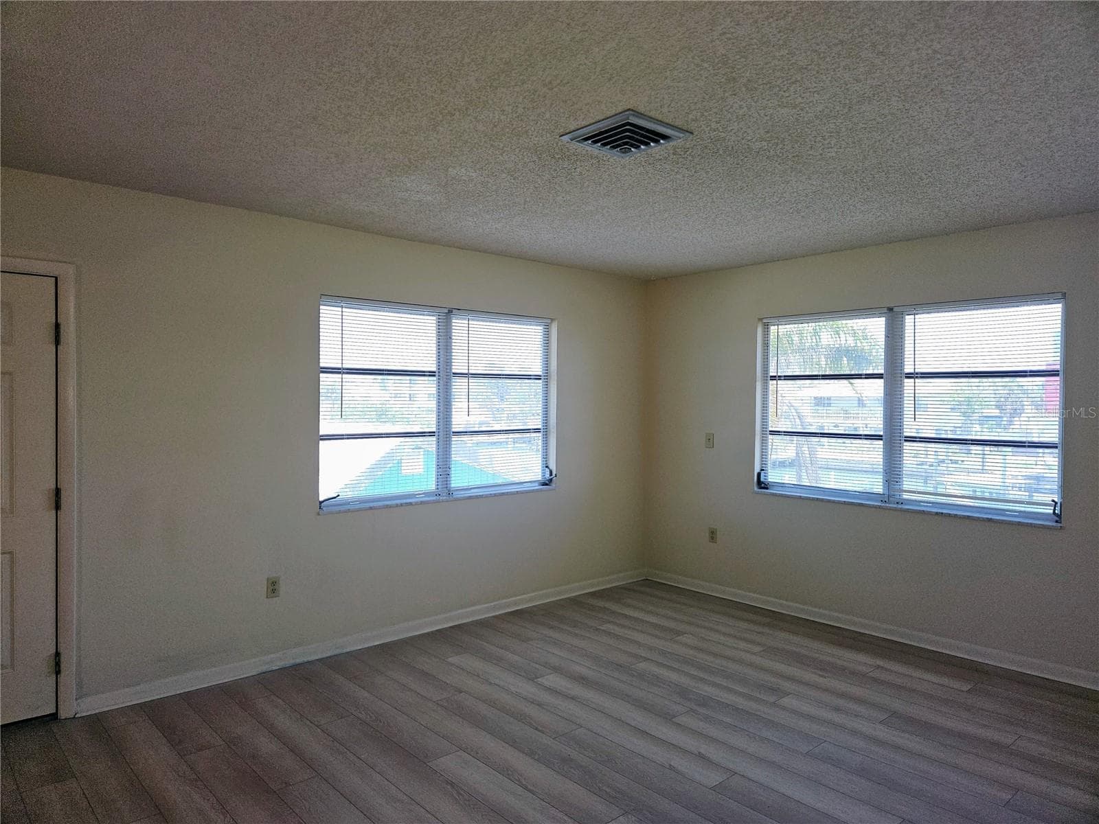 360 137th Avenue Cir #360 photo 3