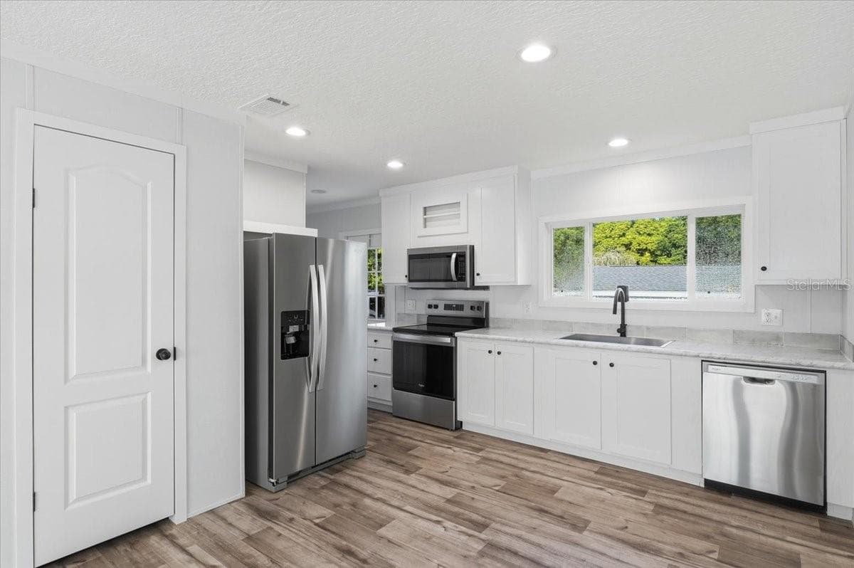 11421 Rampart Ln photo 3
