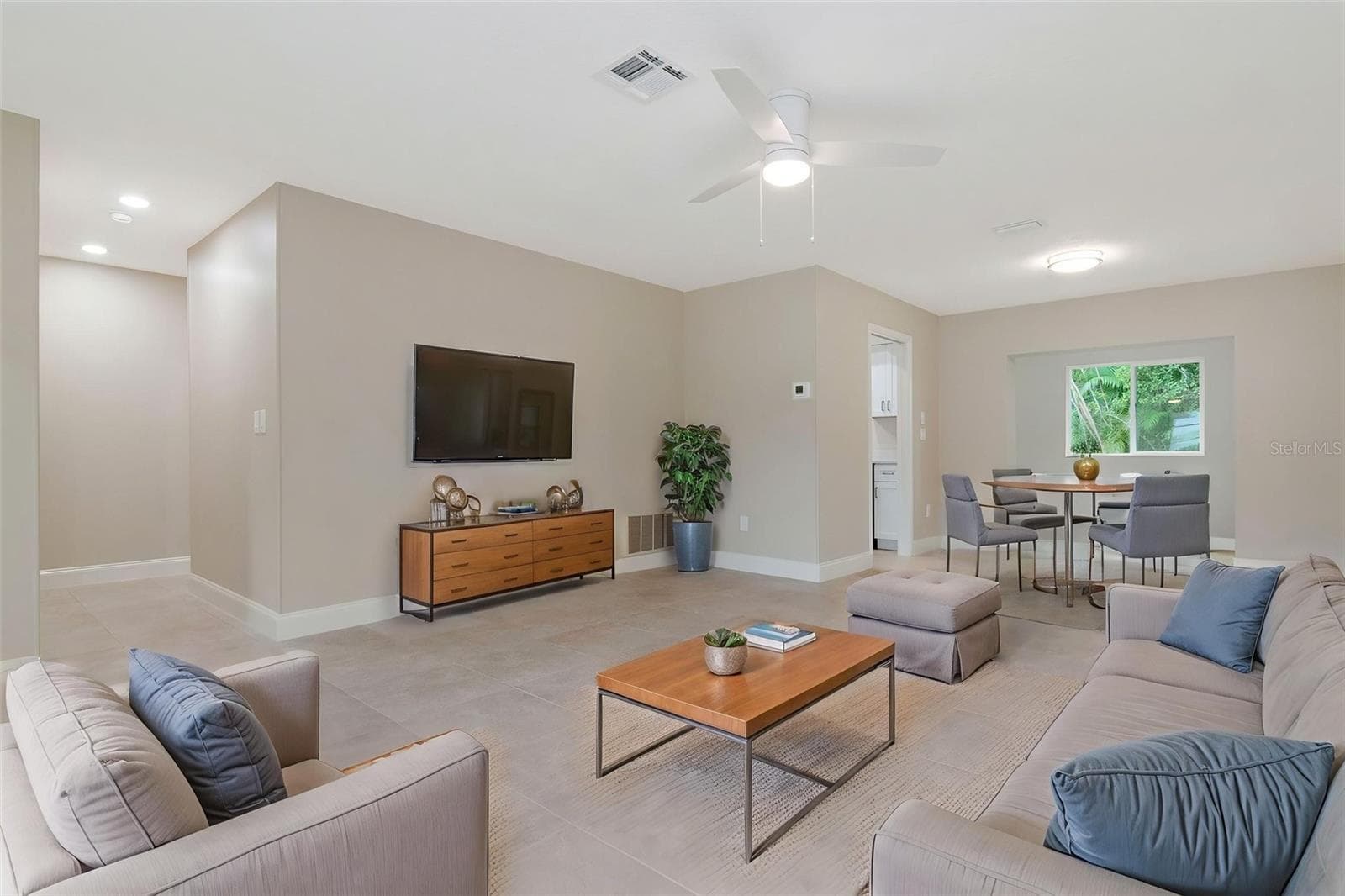2958 Dundee Dr photo 5