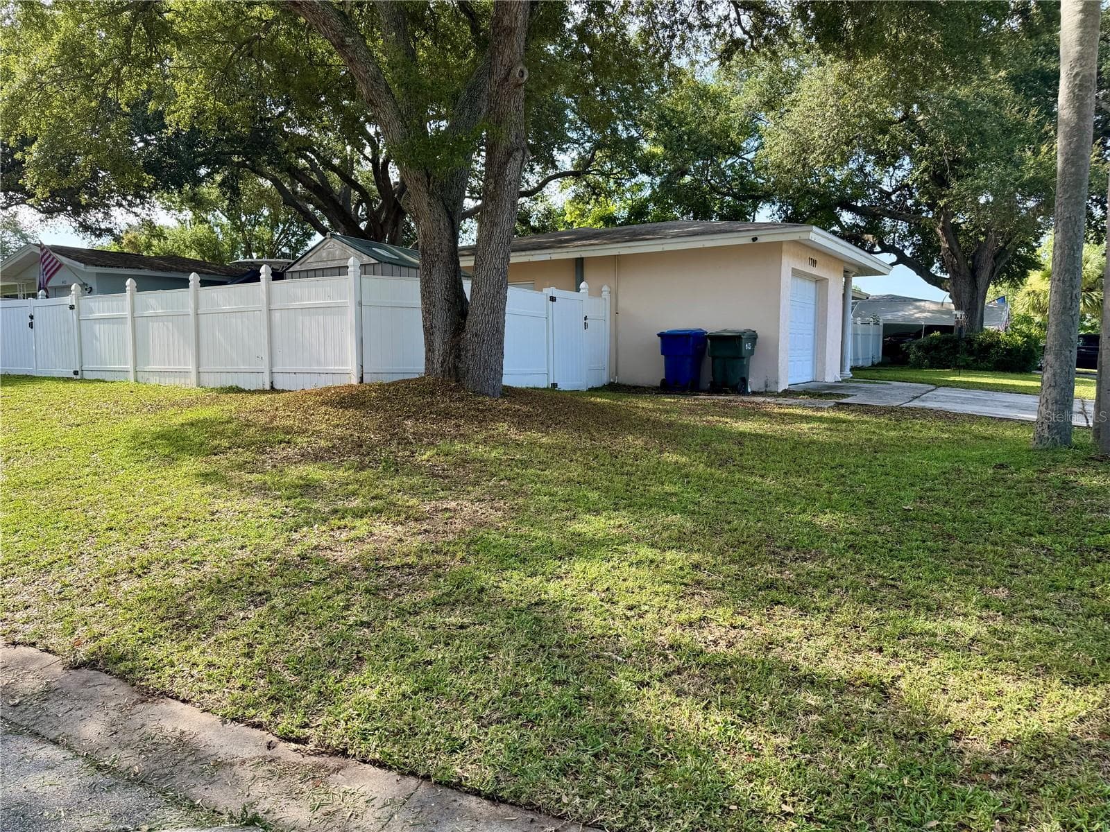 1709 Eaton Dr NE photo 4