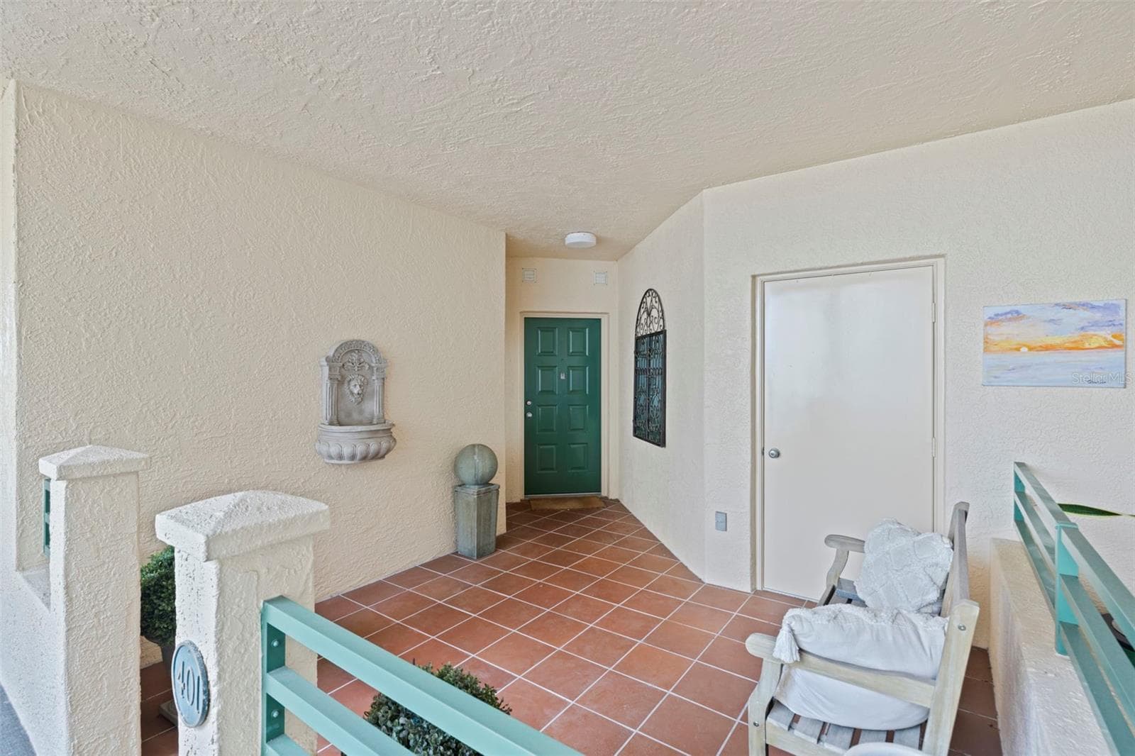 4737 Dolphin Cay Ln S #401 photo 3