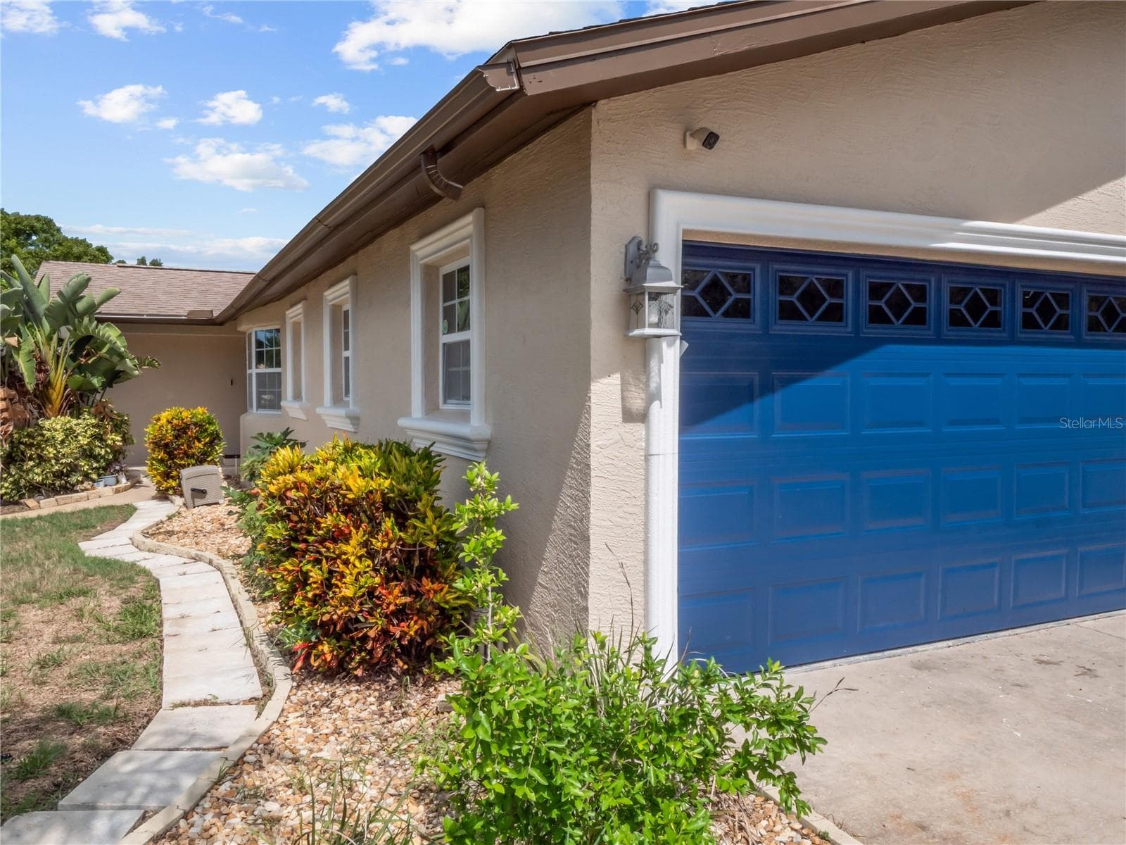 14331 Apache Ave photo 3