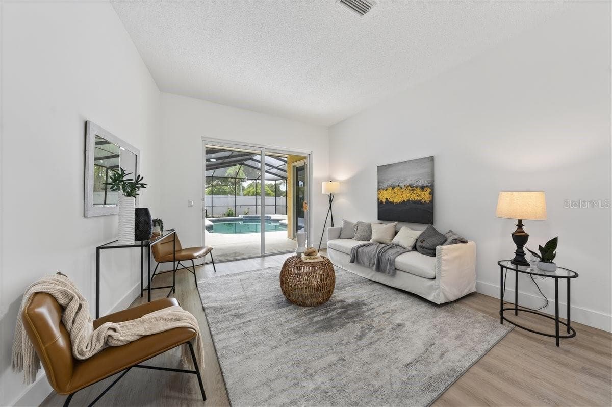 11318 Pocket Brook Dr photo 3