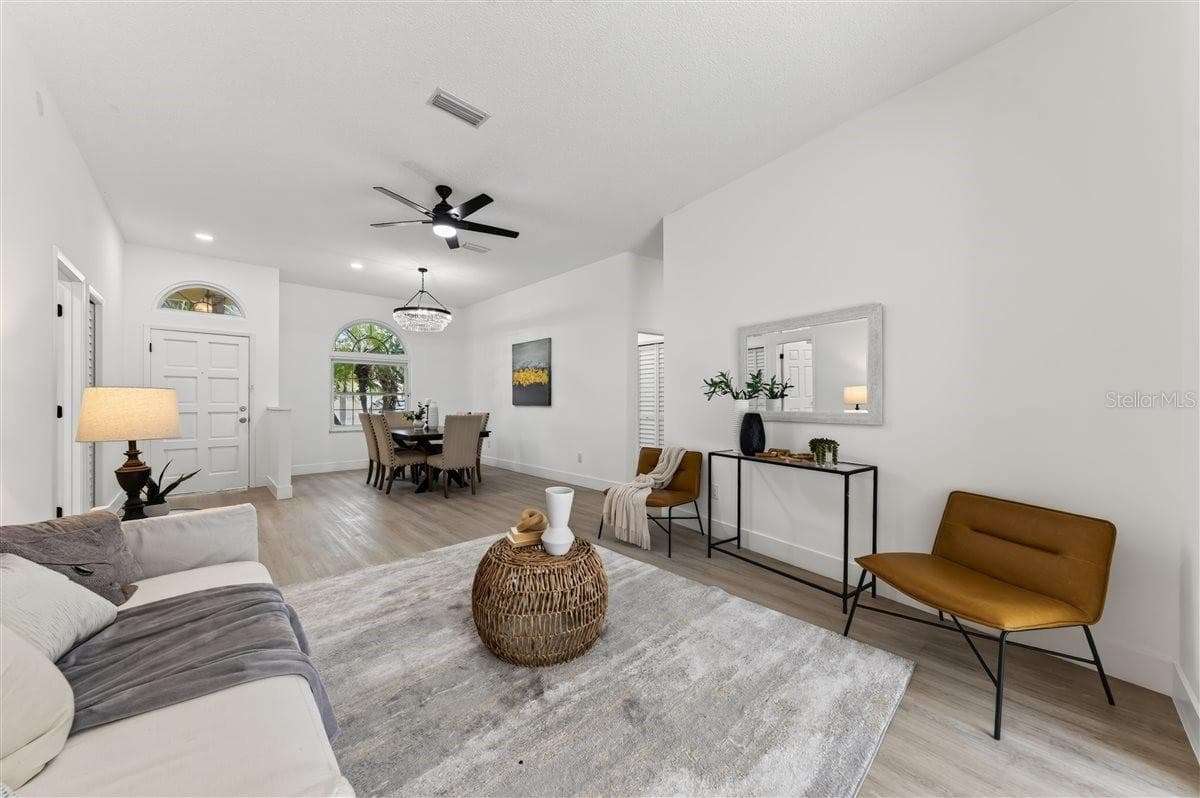 11318 Pocket Brook Dr photo 5