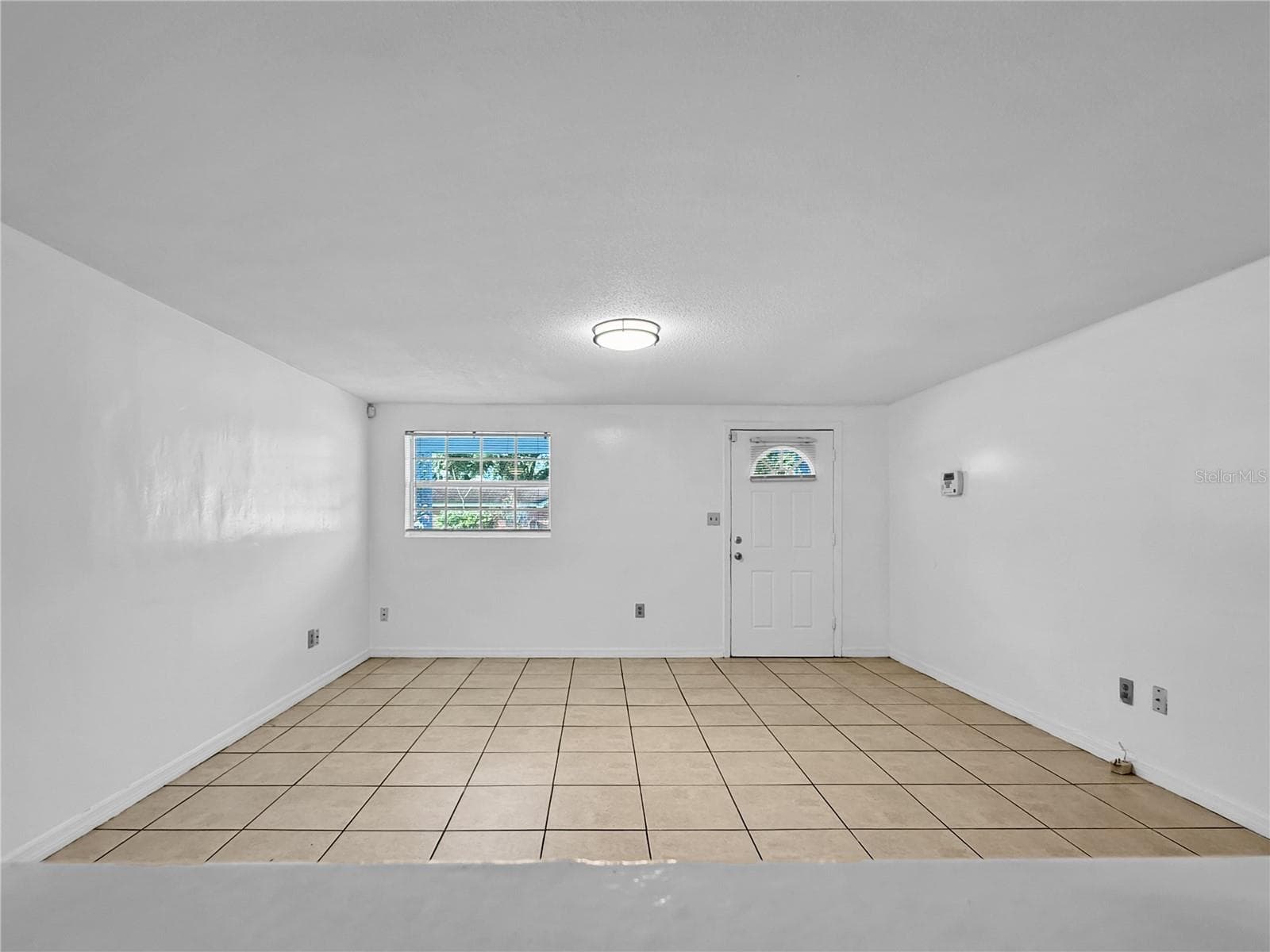 1821 Bellgrove St photo 4