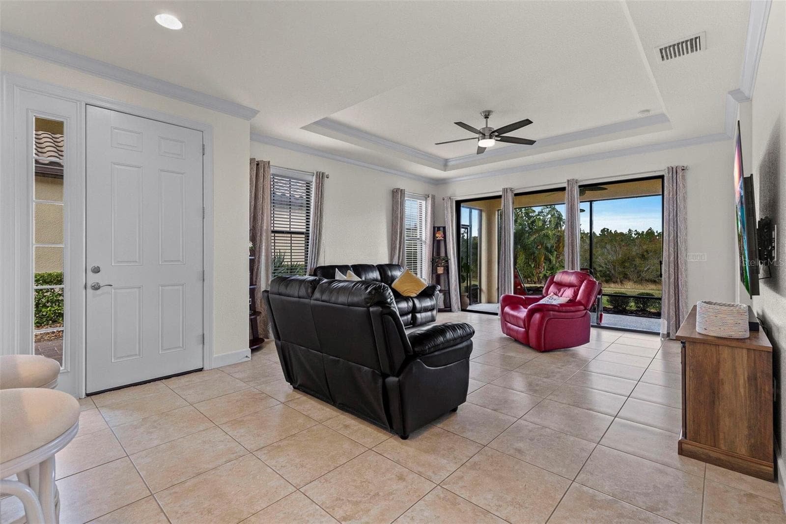 8424 Alberata Vista Dr photo 5
