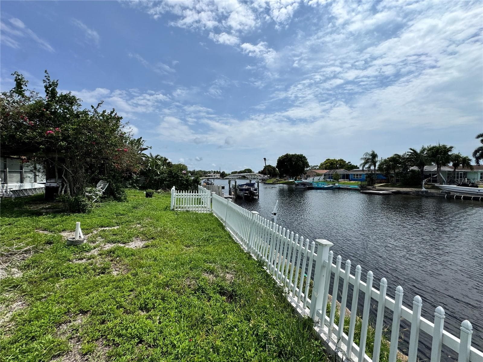 1345 Basswood Dr photo 4