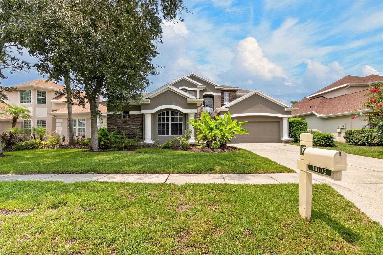 10103 Deercliff Dr photo 4